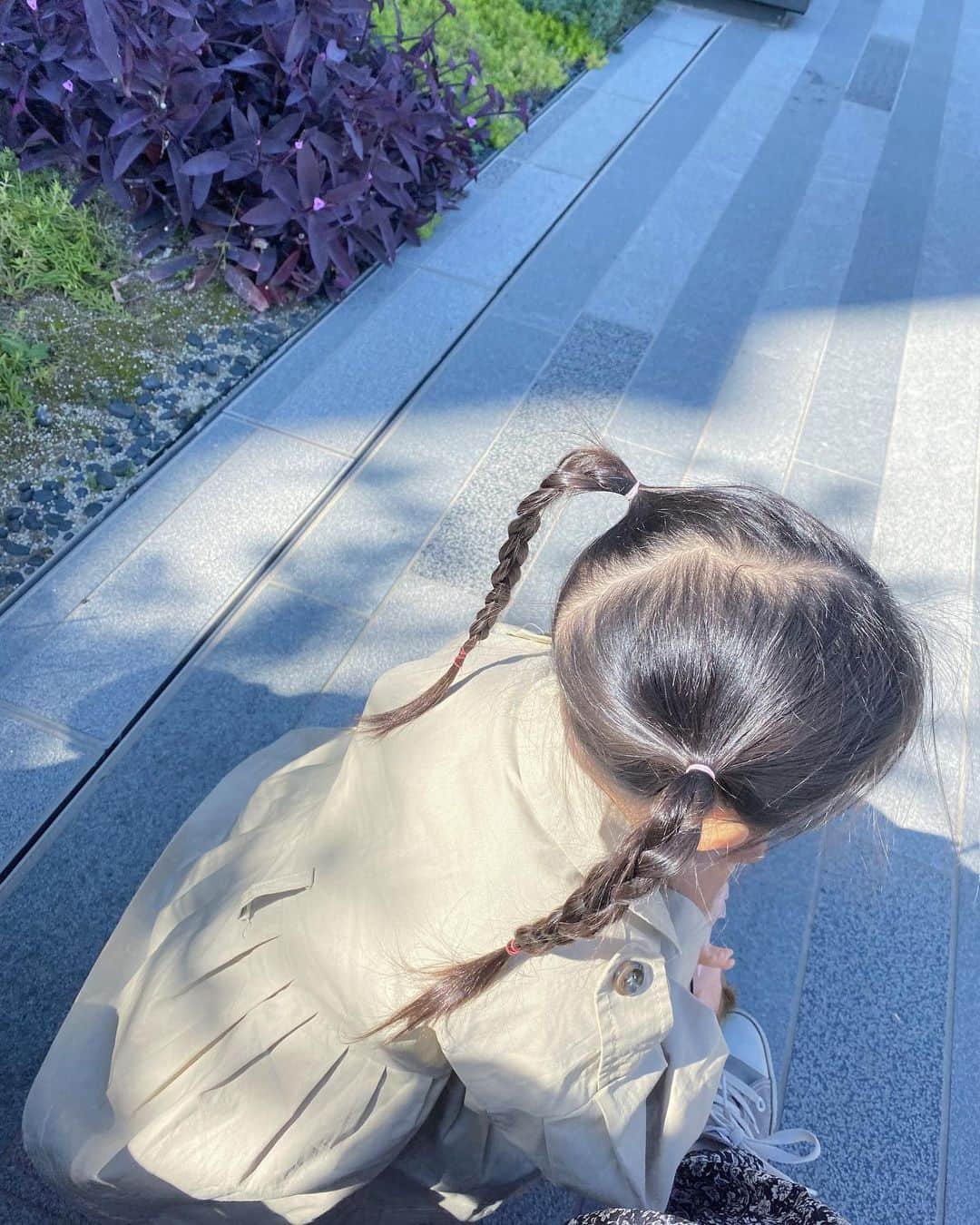 福長優のインスタグラム：「♡ 最近あったかくて気持ちいい〜  今日は朝からGU行って並んで 鬼滅の刃の洋服get🤣［kidsだよ］ お店に人が多すぎるし 整理券配ってるし 恐るべし、鬼滅人気！  あー密だったな。笑  #gu#鬼滅の刃 #鬼滅コラボ」