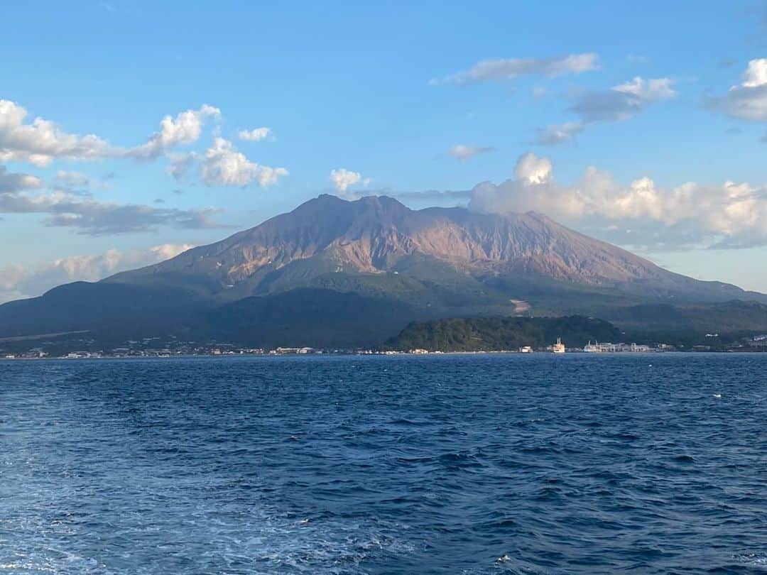 中川愛海さんのインスタグラム写真 - (中川愛海Instagram)「鹿児島梯子酒！たくさん目的を果たし繰さんとも飲むことができ7軒はしご！怒涛の1日と素敵な出会いと笑顔がたくさんな鹿児島の思い出。ありがとう❣鹿児島！ 鹿児島屋台村は年内で終わりですが、また来ます！ また帰りますー！ #中川愛海 #アミュラン #一日一回カンパイ #かごしま屋台村 #鹿児島屋台村」11月20日 13時55分 - ami_nakagawa_