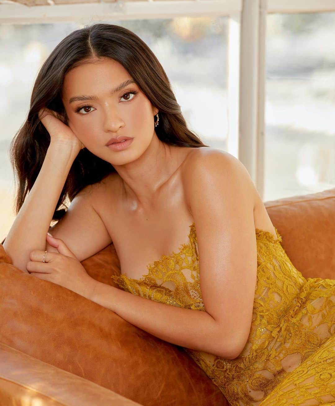 ラライン・シャーさんのインスタグラム写真 - (ラライン・シャーInstagram)「Just living isn't enough," said the butterfly, "one must have sunshine, freedom and a little flower." -Hans Christian Anderson   📸 @emilynnrose  💄@jentioseco 💇🏻‍♀️ @grahamnation  👗 @jamar_hart  💡@rosestudiosla」11月20日 14時03分 - ralineshah