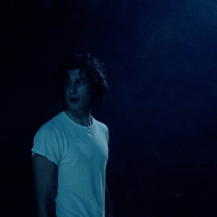 ショーン・メンデスのインスタグラム：「Watch #MONSTER video now @justinbieber」