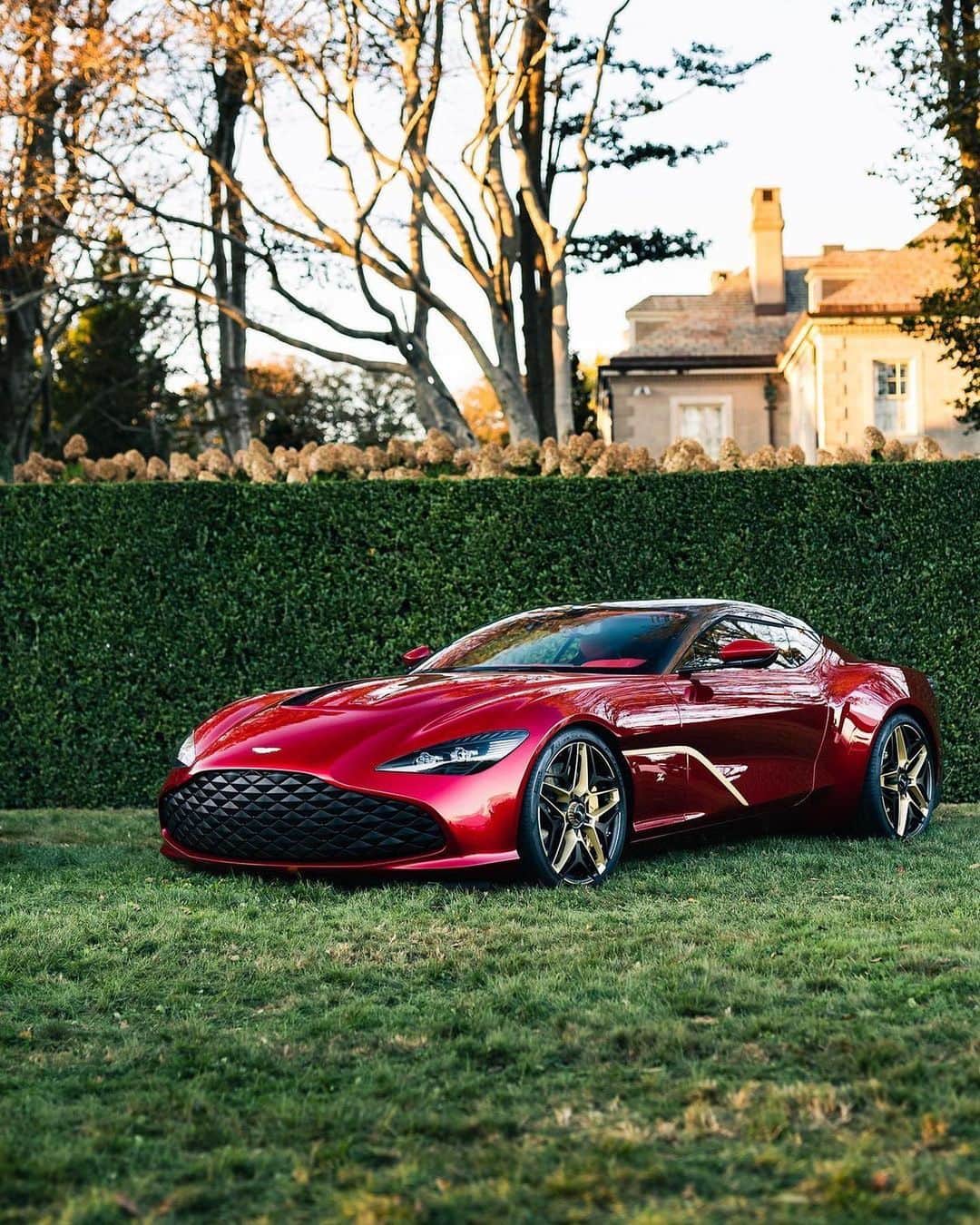 CARLiFESTYLEさんのインスタグラム写真 - (CARLiFESTYLEInstagram)「The Aston Martin GT Zagato. 👍🏽or👎🏽? Photo by @rmg.autos #carlifestyle」11月20日 14時15分 - carlifestyle
