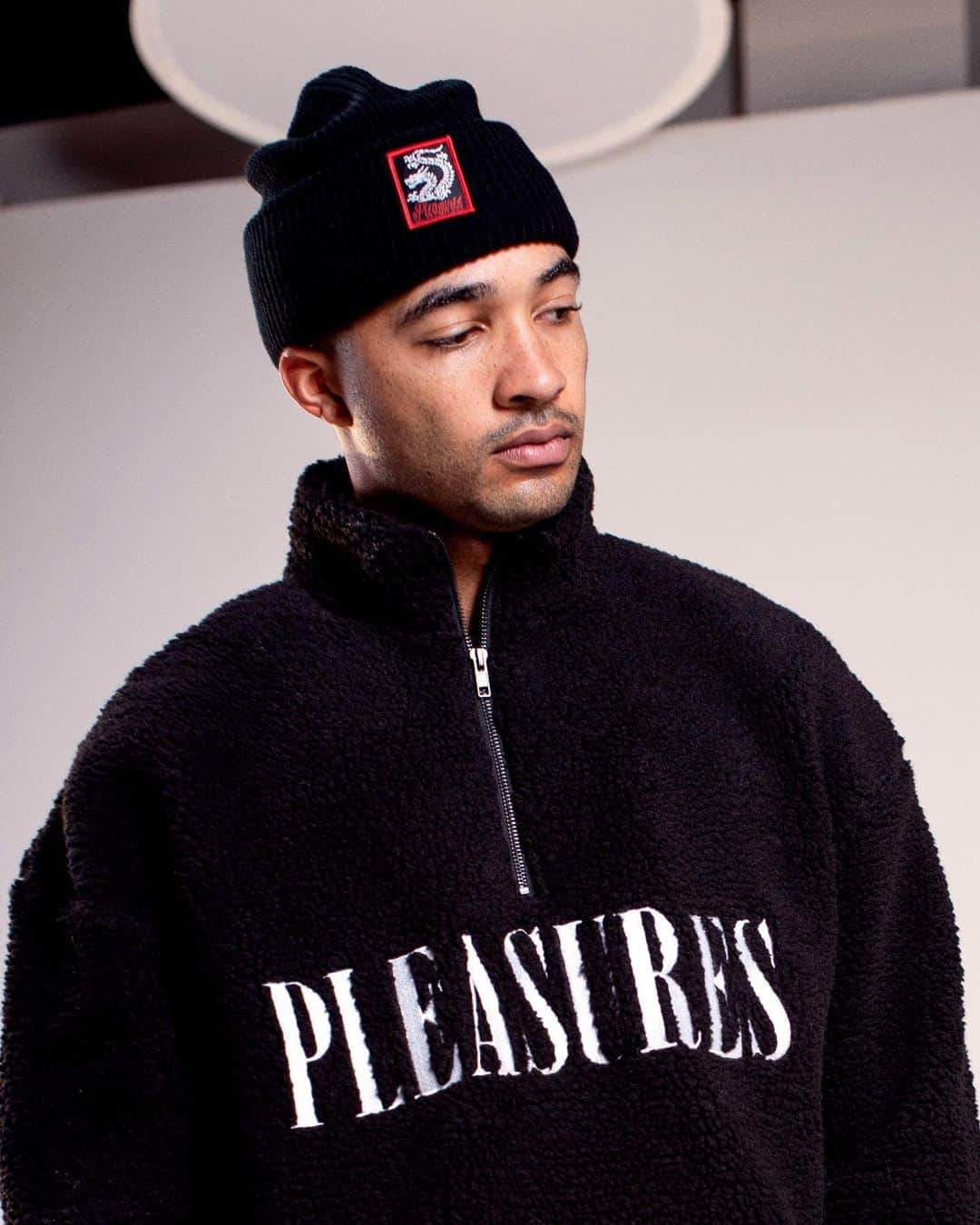 HYPEBEASTさんのインスタグラム写真 - (HYPEBEASTInstagram)「@hypebeaststyle: @pleasures has returned to unveil its latest Holiday 2020 range. Titled “Open Mind, Open World,” the seasonal collection features transitional items perfect for shifting temperatures with standouts including poodle fleece, tapestry knits, sweaters, carpenter pants, and many more. Swipe to take a look and visit the link in bio for the full preview. The pieces will release on the PLEASURES website starting on November 20 with exclusive drops coming each Friday for the next few weeks.⁠⠀ Photo: PLEASURES」11月20日 14時26分 - hypebeast