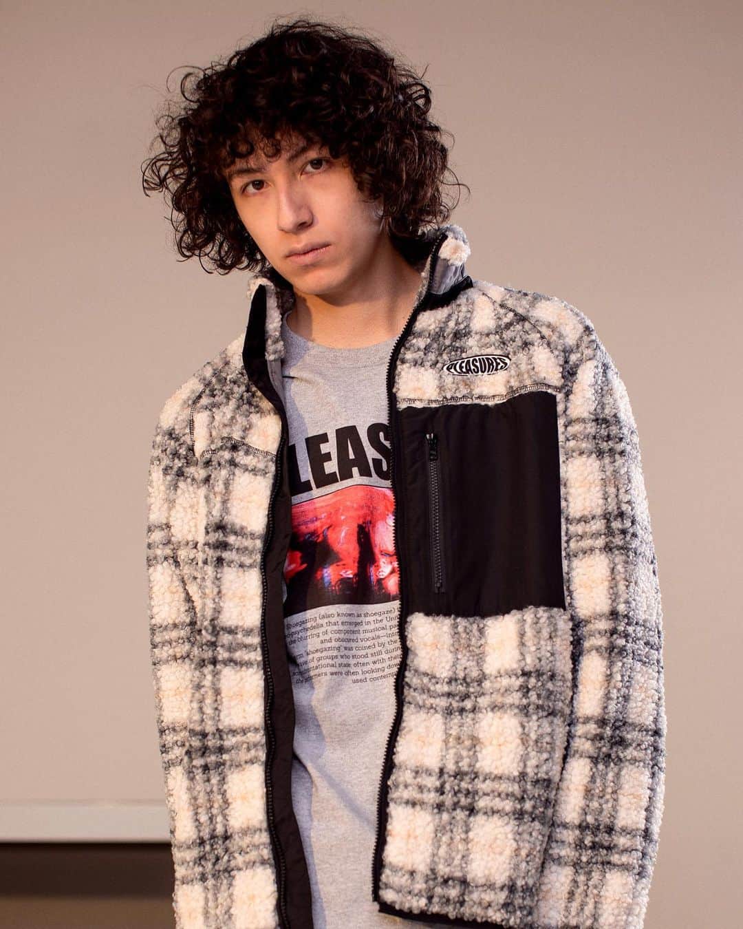 HYPEBEASTさんのインスタグラム写真 - (HYPEBEASTInstagram)「@hypebeaststyle: @pleasures has returned to unveil its latest Holiday 2020 range. Titled “Open Mind, Open World,” the seasonal collection features transitional items perfect for shifting temperatures with standouts including poodle fleece, tapestry knits, sweaters, carpenter pants, and many more. Swipe to take a look and visit the link in bio for the full preview. The pieces will release on the PLEASURES website starting on November 20 with exclusive drops coming each Friday for the next few weeks.⁠⠀ Photo: PLEASURES」11月20日 14時26分 - hypebeast