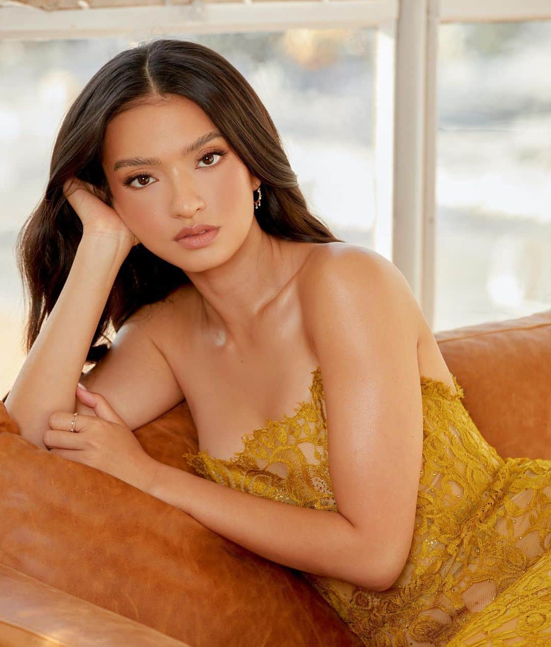 ラライン・シャーのインスタグラム：「Girls just wanna have 🌞  💄@jentioseco 💇🏻‍♀️ @grahamnation 📸 @emilynnrose 👗@jamar_hart」