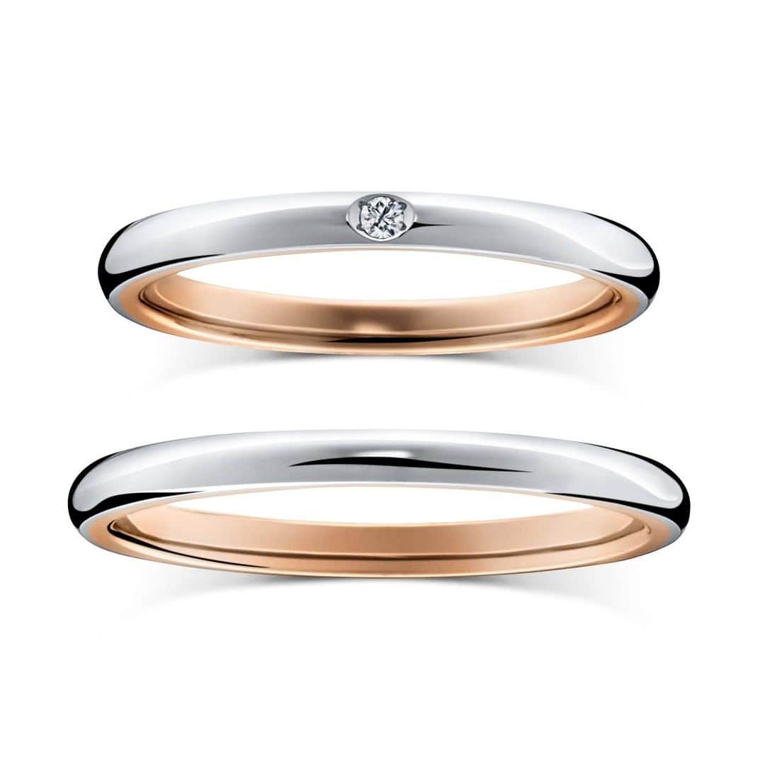 ラザール ダイヤモンド ブティック公式 | 婚約・結婚指輪さんのインスタグラム写真 - (ラザール ダイヤモンド ブティック公式 | 婚約・結婚指輪Instagram)「清く、正しく、美しい。そんなオーラをまとう純度の高い女性は、これまでも、そしてこれからも見逃せない存在ゆえに、時代のミューズとして君臨し続ける。  ニューヨークの象徴でもある白バラにちなんで名付けられたエンゲージリングの「レヴァランス」は、手元を華奢に演出するアームと清楚な輝きをたたえるダイヤモンドが珠玉のバランス。プラチナ、内側にゴールドをペアリングさせた細身のマリッジリング「バーベナ」。この２つのレイヤリングは、まさにそんな存在。永遠の美しさ、愛される力が宿る、不思議なパワーを秘めている。  プロフィールのリンクからHPをご覧いただけます。﻿ → @lazarediamond_boutique  #結婚指輪 #婚約指輪 #マリッジリング #ブライダルジュエリー #エタニティリング #エンゲージリング #marriagering #bridaljewelry #engagementring #結婚指輪選び #婚約指輪選び #結婚指輪探し #婚約指輪探し #lazarediamond #ラザールダイヤモンド #reverence #レヴァランス #verbena #バーベナ」11月20日 14時43分 - lazarediamond_boutique