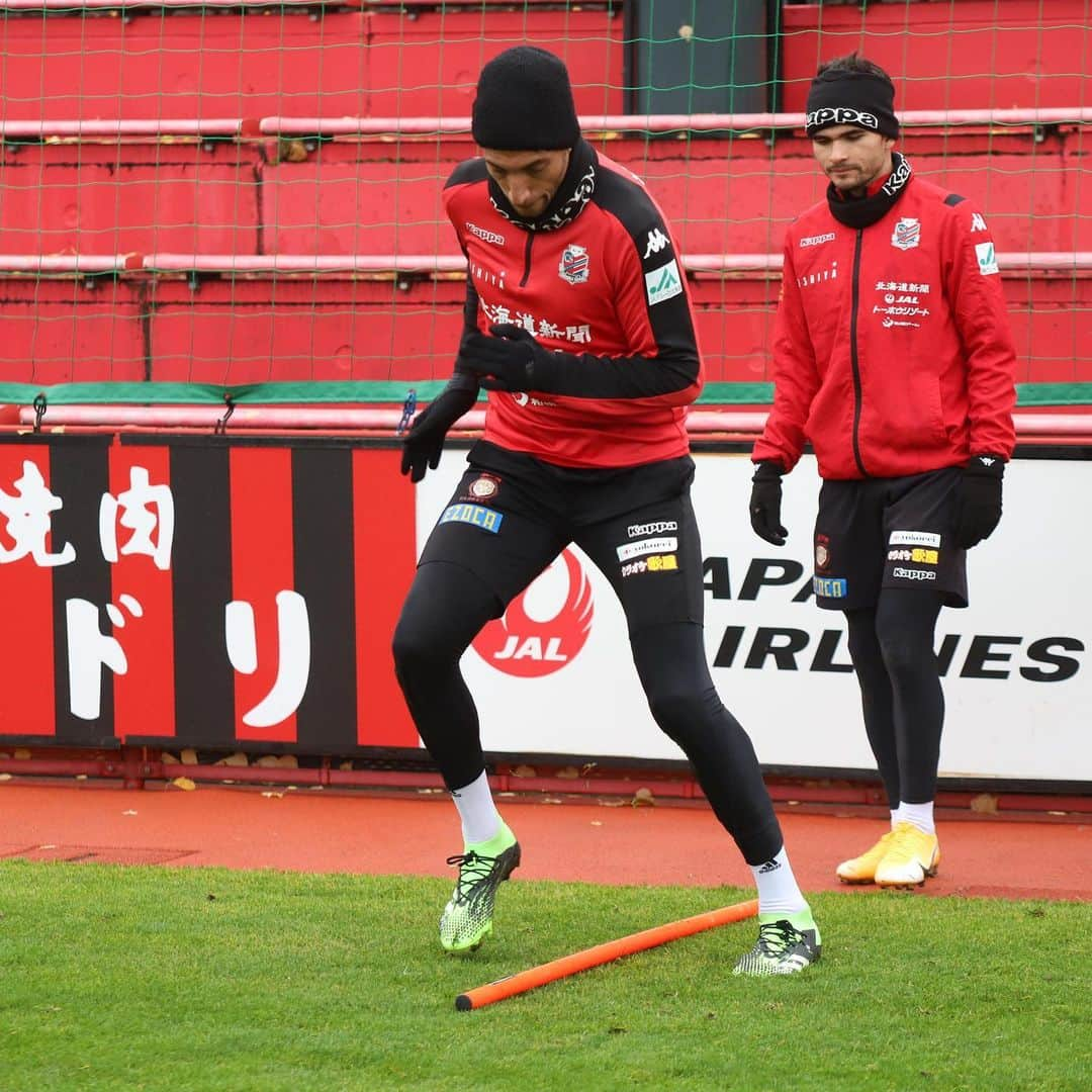 ジェイ・ボスロイドさんのインスタグラム写真 - (ジェイ・ボスロイドInstagram)「Tough week training, big home game tomorrow, let’s get them 3pts 💪🏽🙏🏽  #consadole#team#together#win#belief#determination#striveforgreatness#blessed#hardwork#dedication#soccer#football#training#japan#jleague#adidas#adidastokyo  #newpredator」11月20日 14時37分 - jaybothroyd