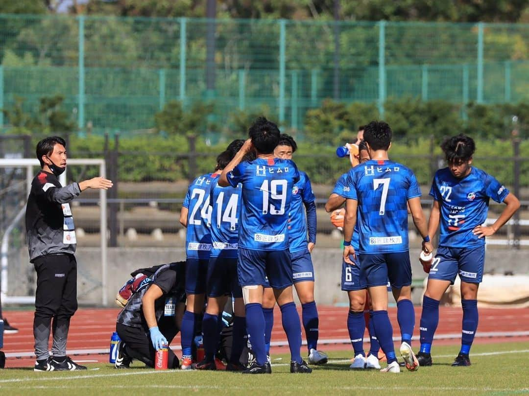 小川佳純のインスタグラム：「. 全国地域サッカーチャンピオンズリーグ2020 決勝ラウンド 第1節vs北海道十勝スカイアース 5-0  初戦を勝利することができました。 明日の第2節に向けてもいい準備をしたいと思います。  一昨日と今日の練習はローヴァーズドリームフィールドを借りて行いました。 市船時代の後輩である カレンロバート君が快く貸してくれました。 キレイなグラウンドでした。 カレンありがとう！  たくさんの方にサポートをしていただき戦うことができています。 残り２戦。 気持ちを込めて戦います。  #全国地域サッカーチャンピオンズリーグ2020 #fctiamo枚方 #ゼットエーオリプリスタジアム #ローヴァーズ #ローヴァーズドリームフィールド #カレンロバート #市立船橋 #市船」