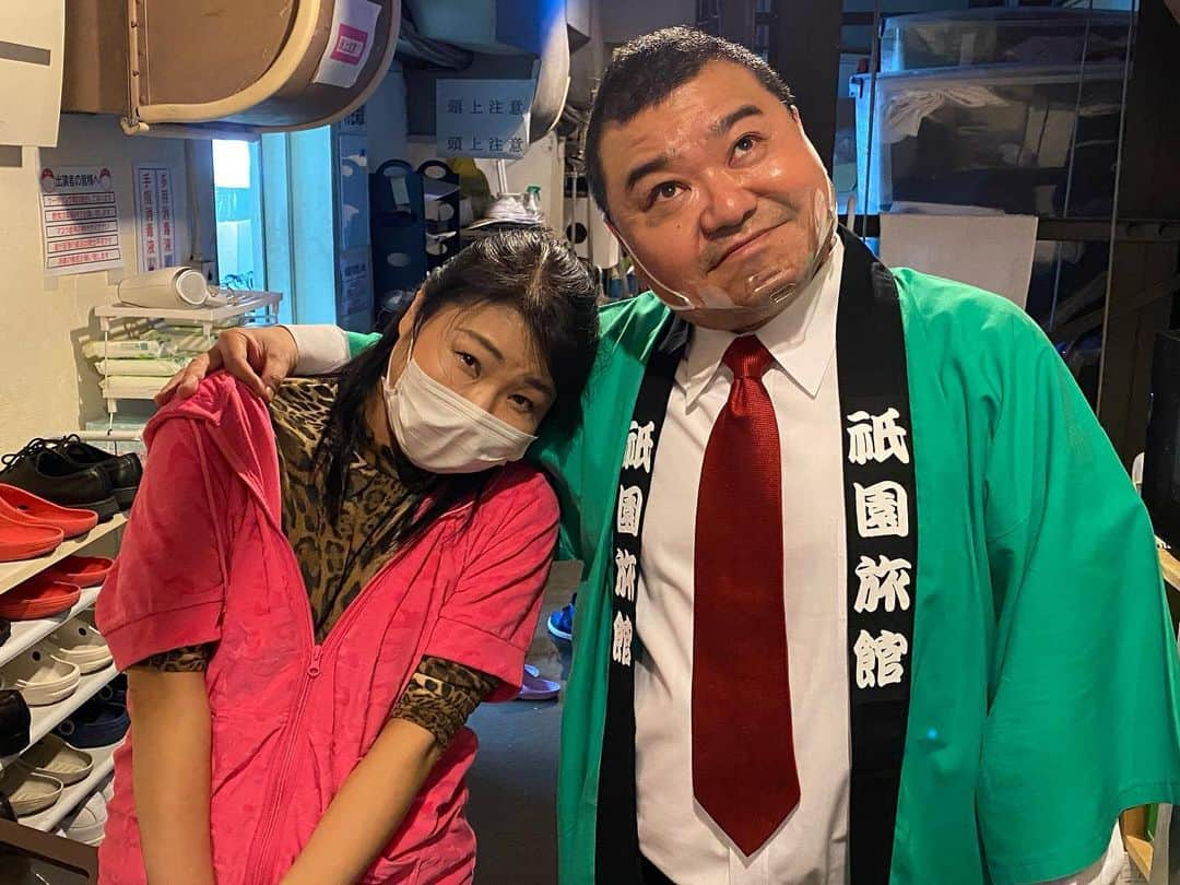 よしもと祇園花月さんのインスタグラム写真 - (よしもと祇園花月Instagram)「今日から#川畑泰史 座長の新喜劇！🤗🤗最高のtwo-shot！🥺💕今日も15:00開演明日、明後日も新喜劇ございますので是非見に来てください！#パンティーテックス #パンティーテックス好きな人と繋がりたい」11月20日 14時52分 - gionkagetsu