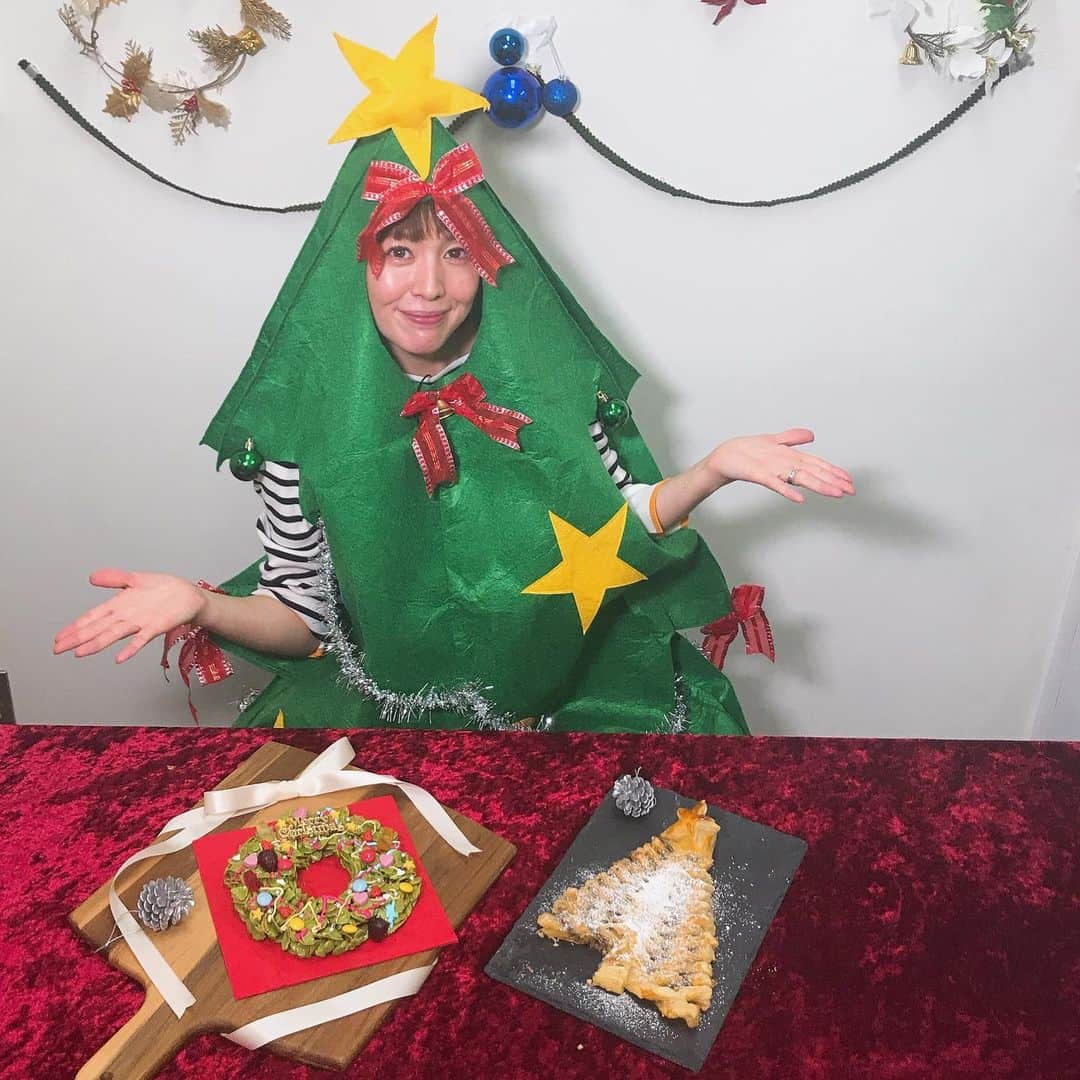 秋本ゆかりのインスタグラム：「本日もRKBタダイマ！15:40からよろしくお願いします🙇‍♀️ 家事ラクのコーナーは16:00頃からです🙋‍♀️  . #rkb#タダイマ #家事ラク#ツリー#クリスマスにオススメな物も登場」