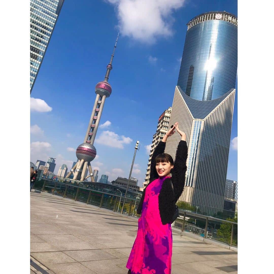 江田友莉亜のインスタグラム：「明日の旅サラダ @tabisalad  私の忘れられない世界は 江田が中国の旅をお届けします🇨🇳🐼  放送後10:00頃から 旅サラダの公式YouTubeチャンネルで 生配信もありますので そちらも是非是非チェックしてください🙌🏻🙌🏻」