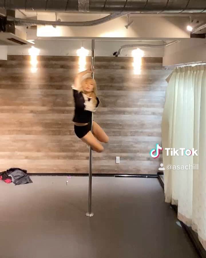あさちるのインスタグラム：「なんちゃってラビリンス #poledance」