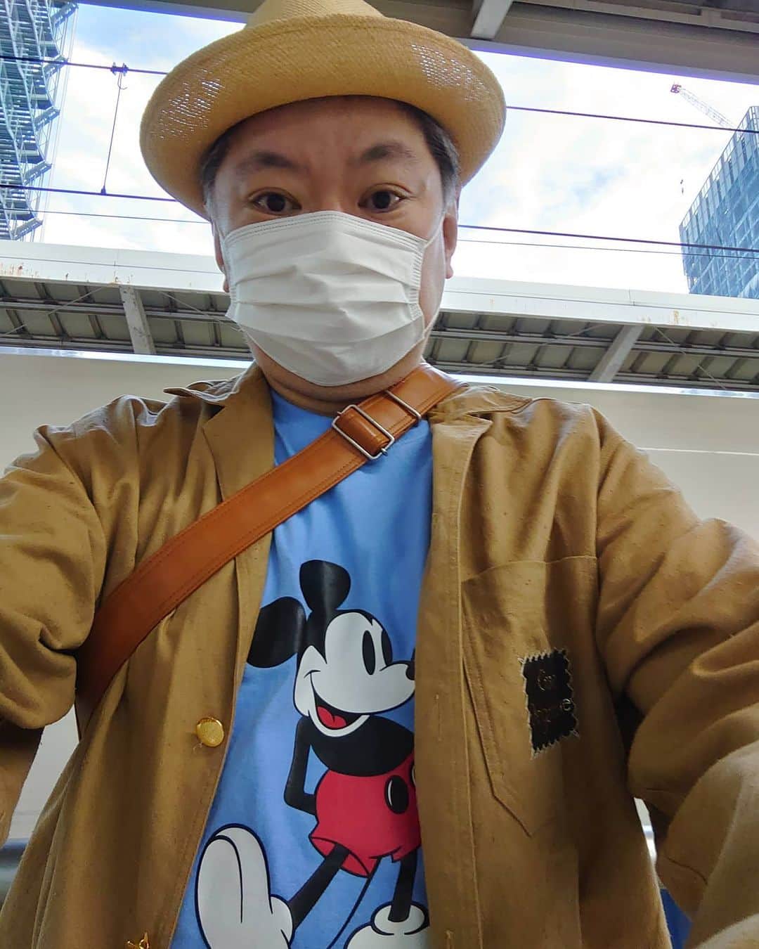 鈴木おさむさんのインスタグラム写真 - (鈴木おさむInstagram)「48歳のおじさん、ミッキーマウスを着てみました。」11月20日 15時59分 - osamuchan_suzuki