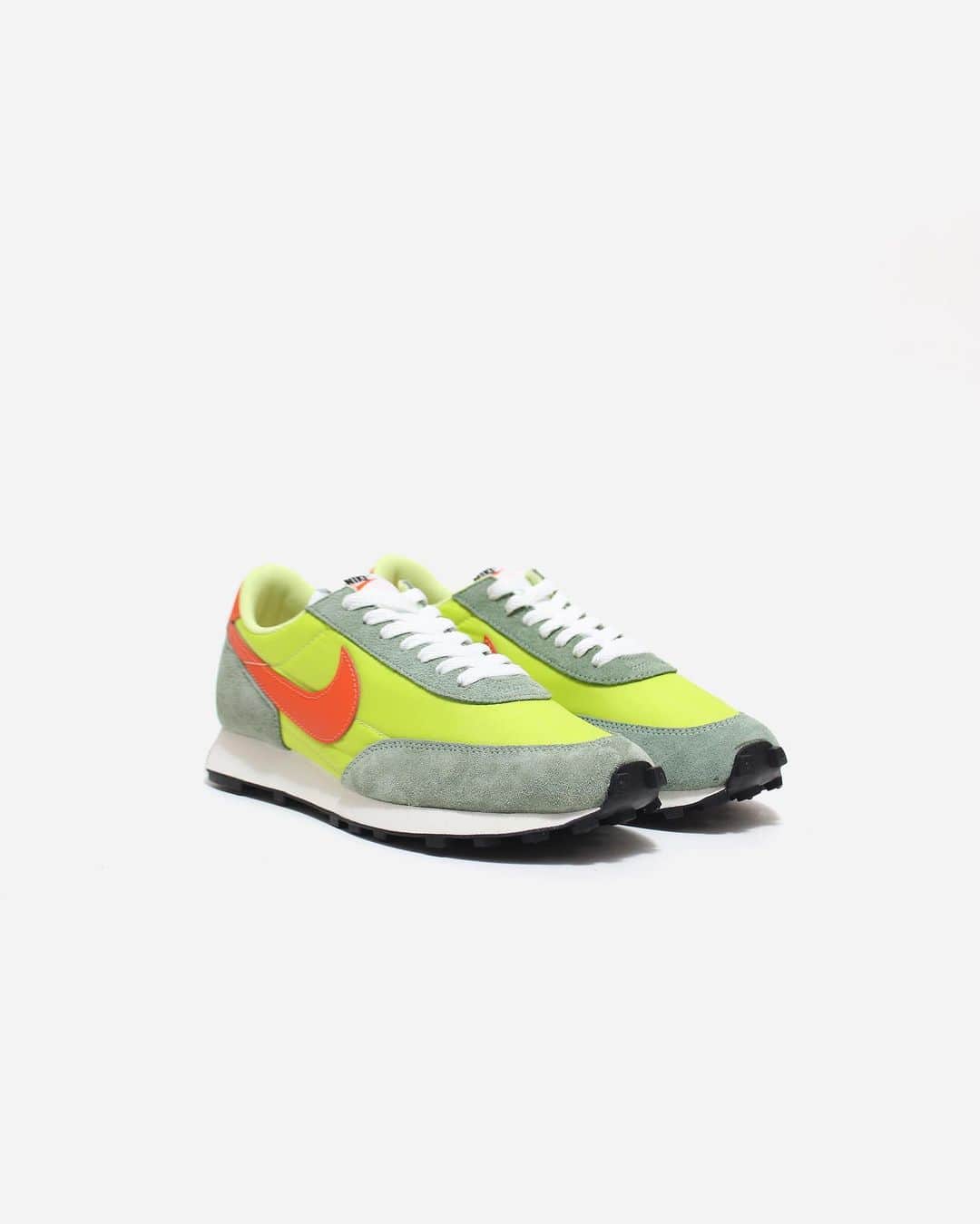 A+Sのインスタグラム：「in stock now  ■NIKE DBREAK COLOR :  LIMELIGHT / E.ORANGE SIZE : 23.0cm - 29.0cm PRICE : ¥11,000 (+TAX)  1979年のオリジナルモデルを復活させた一足。アッパーにはスエードとナイロンを使用し、シュータンにはクラシックなグラフィックをあしらって、70年代のランナーをイメージしたスタイルと履き心地を実現。  the Nike Daybreak that revived the original model of 1979. Suede and nylon are used for the upper, and classic graphics are used for the tongue to achieve the style and comfort of a 70's runner.  #a_and_s #NIKE #NIKEDBREAK」