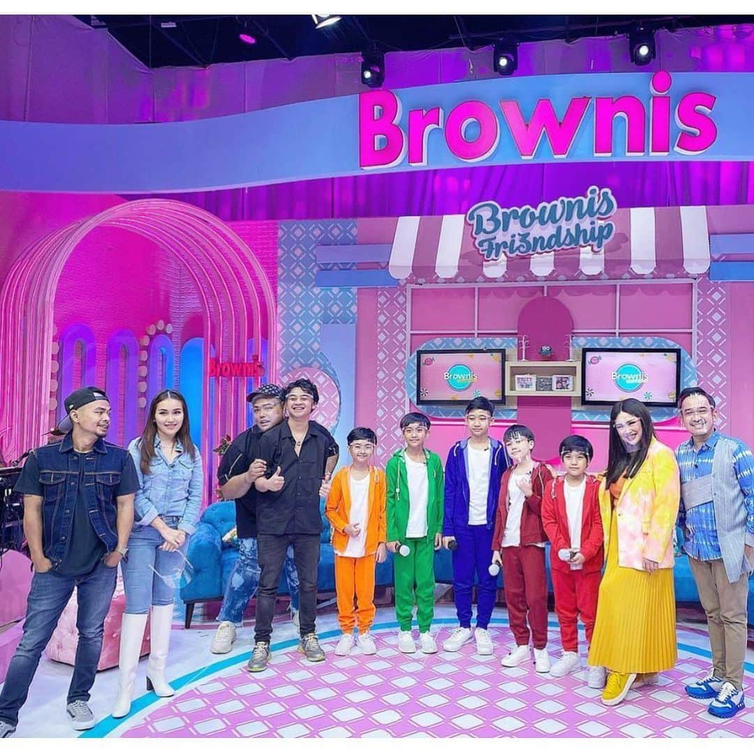 アユ・ティンティンさんのインスタグラム写真 - (アユ・ティンティンInstagram)「Friday manis @brownis_ttv 😝🥰」11月20日 16時23分 - ayutingting92