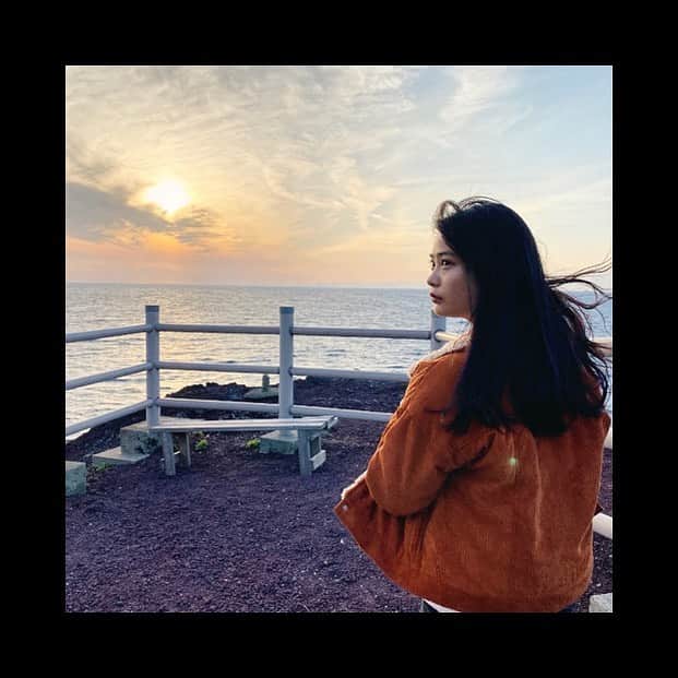 西本ヒカルのインスタグラム：「・ こんな夕日は初めてでした☺︎🌇 綺麗だったな〜 #夕日が沈む瞬間」