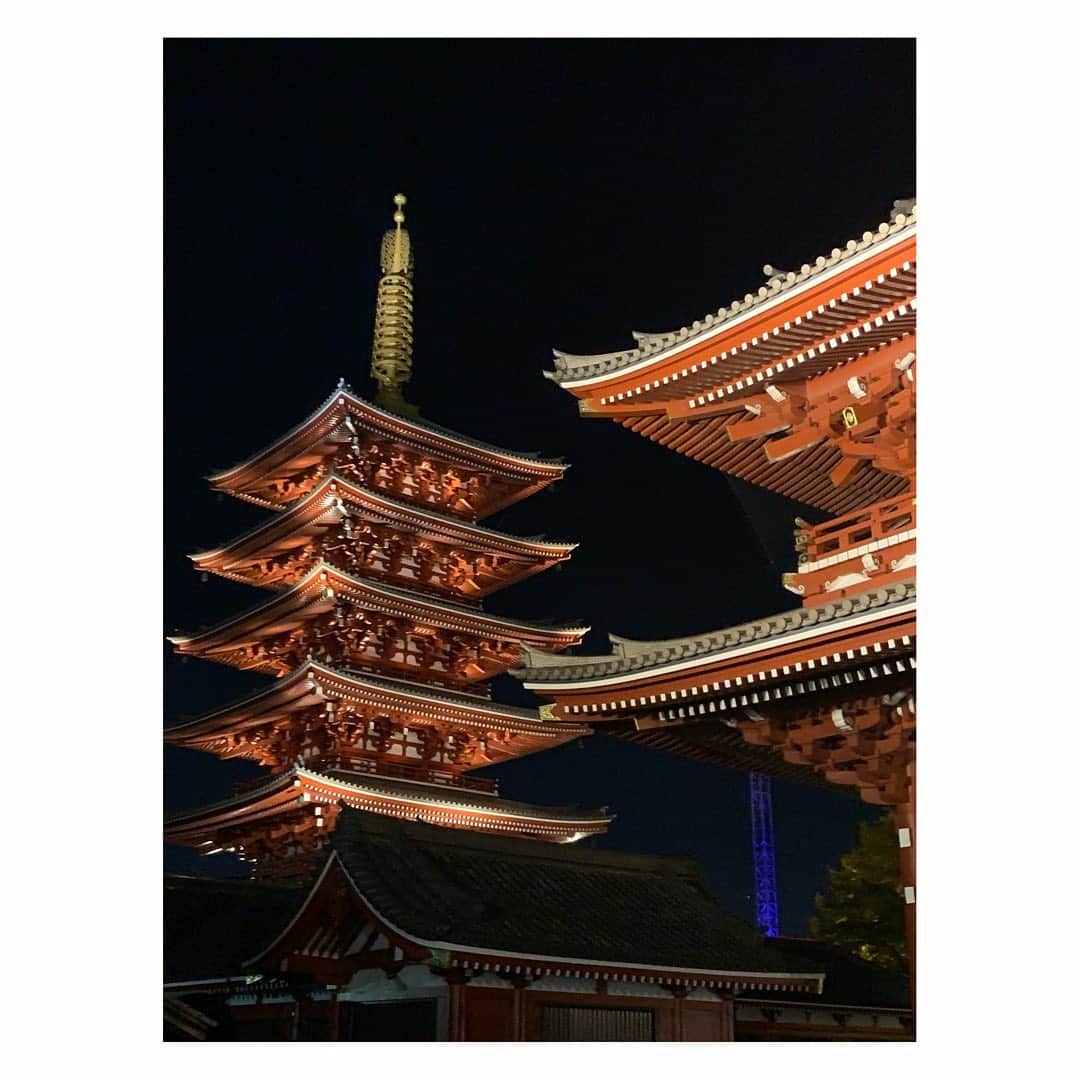のインスタグラム：「👘 . . . #過去pic #浅草寺 #sensoji #浅草 #雷門 #tokyo  #japan #japantravel #japan_night_view #temple #nightview #instagood #instalike #followｍe」