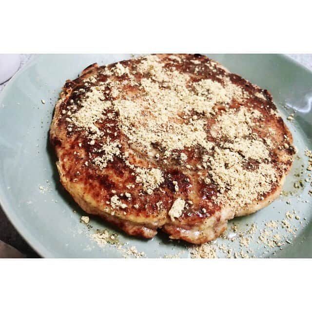 東出真緒さんのインスタグラム写真 - (東出真緒Instagram)「これは おからパンケーキ🥞 上にはきな粉をかけてるよ。 . このサイズは幸せ〜💕💕 満腹。 . #まおまんま #自宅でスイーツ #糖質制限 #糖質制限レシピ #継続中 #何回心折れたか #おからパンケーキ」11月20日 16時57分 - mao_bigmama_vn