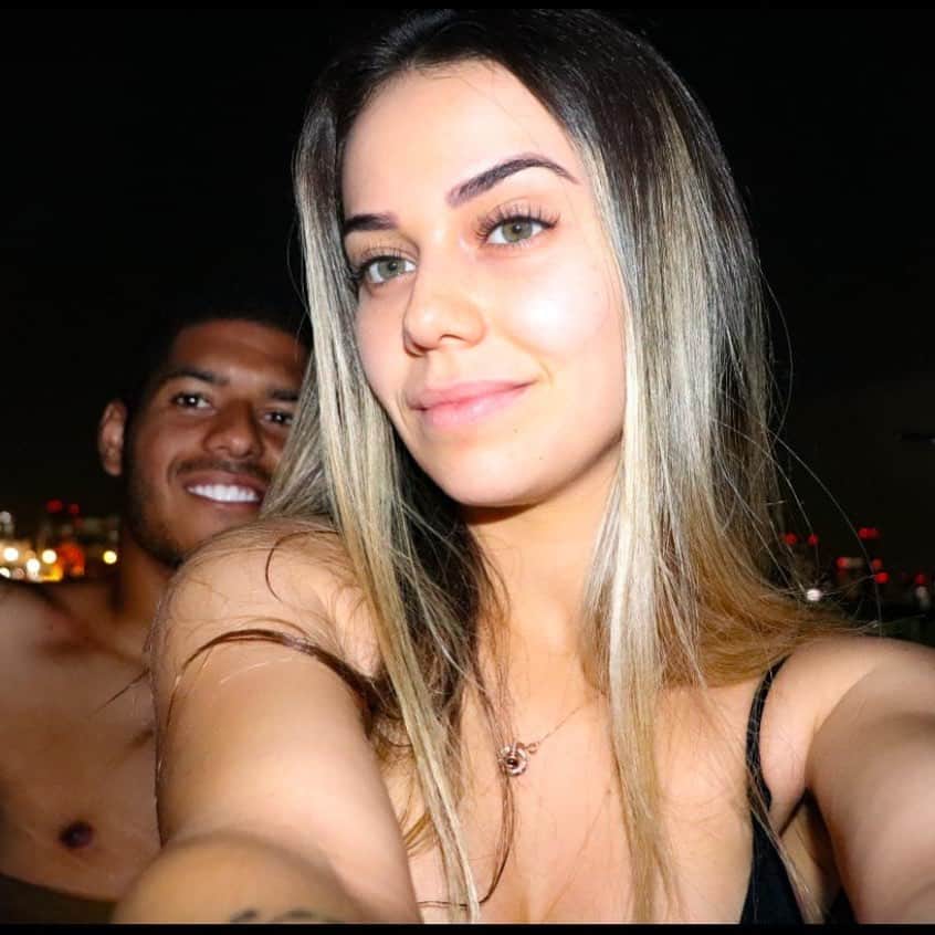 のインスタグラム：「Como é gata a minha patroa , meus parabéns eu te amo ! 🧡」