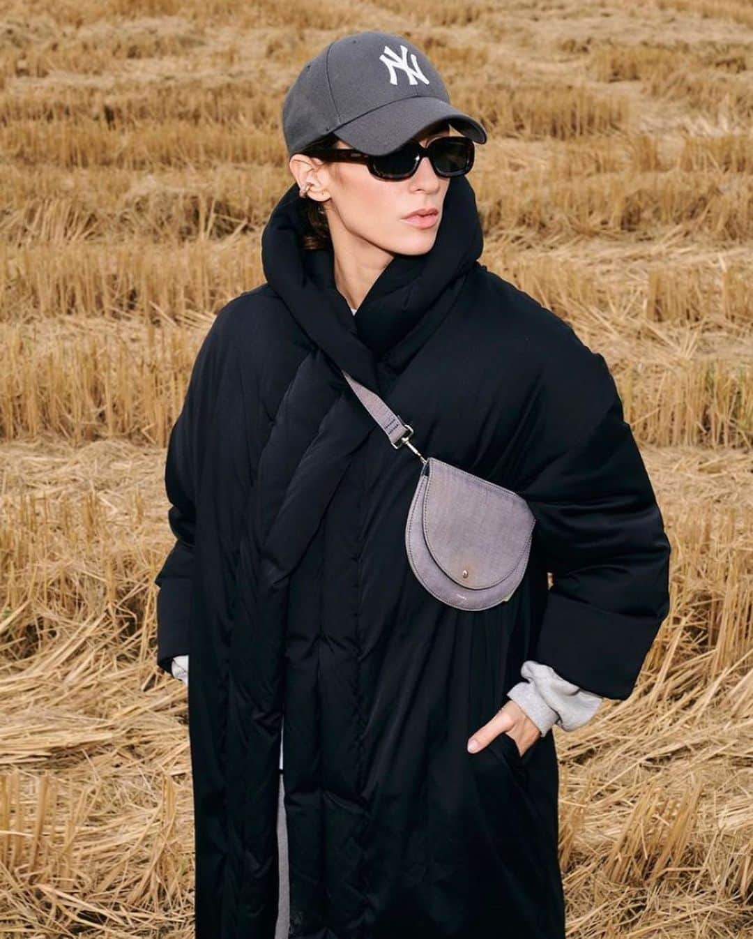 タトラスさんのインスタグラム写真 - (タトラスInstagram)「VISENTINA lady's down jacket coat on stunning @martathegout.  It is a staple piece with a long voluminous silhouette which offers chicness and ultimate comfort for its great heating property of a down jacket.  #Tatrasofficial  #Tatraspeople"」11月20日 17時41分 - tatras_official
