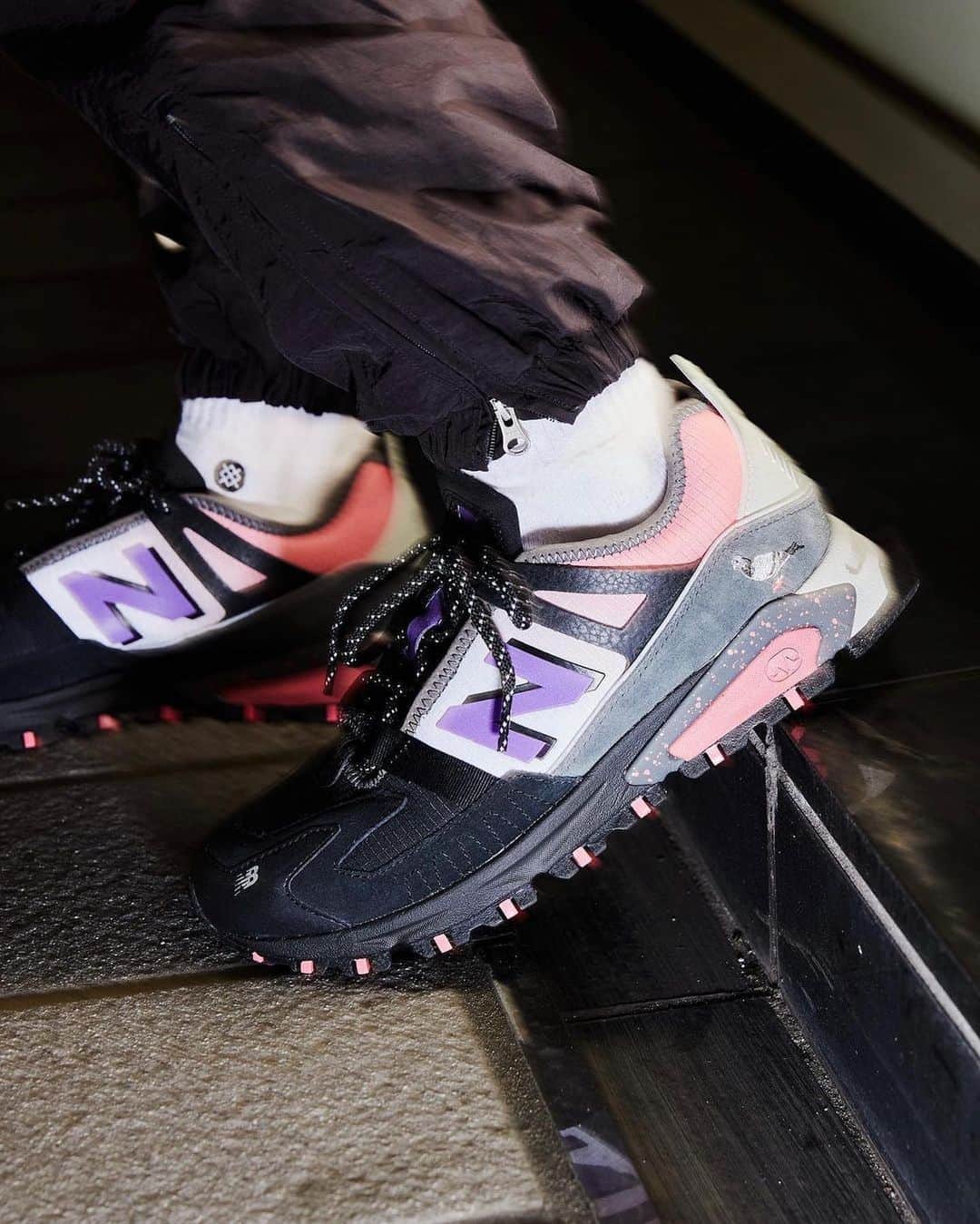 HYPEBEASTさんのインスタグラム写真 - (HYPEBEASTInstagram)「@hypebeastkicks: @atmos_japan has revealed an upcoming collaboration with @staplepigeon and @newbalance, in w high the three have reworked the X-Racer. Equipped with a hardwearing upper materials and a more rugged outsole, the shoe adopts a pigeon-like colorway of pink grid mesh and gray suede, with the mesh transitioning into a lighter color and the suede sporting the signature pigeon character on the rear-quarter. It’s set to drop alongside a range of apparel on November 24.⁠⠀ Photo: atmos」11月20日 17時56分 - hypebeast