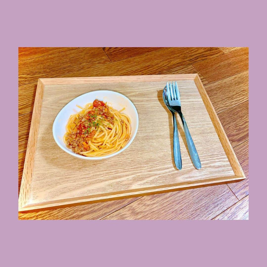 福島雪菜のインスタグラム：「今日の晩ごはん( ˶˙ᵕ˙˶ ) * ✧ボロネーゼ 　（今日も妹のリクエスト） * 夕方に妹と2人で大学芋を 食べてしまったので… 2人とも夕飯は少なめ😅 * 最近、「あの料理の作り方教えて。」が 多くてお姉ちゃんは嬉しいです。わら * * #手料理❤️ #おうちごはん」