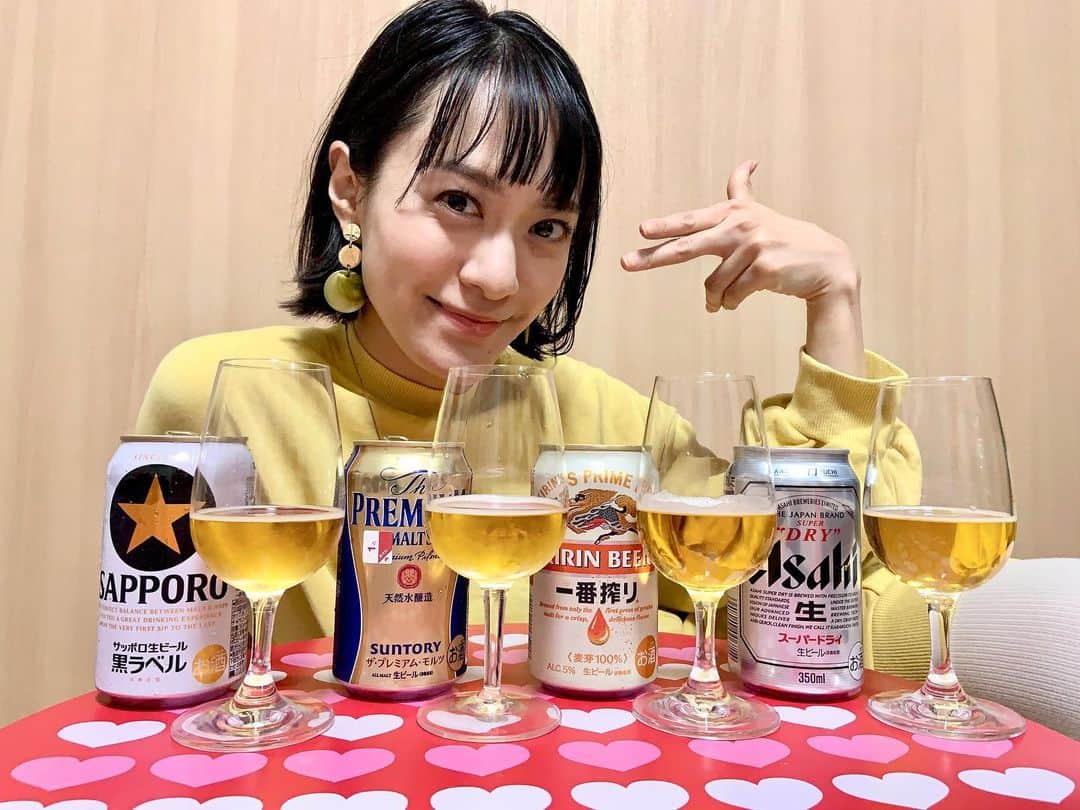 小板奈央美のインスタグラム：「最近また感染者が増えてきたから… #お家時間 増えました🏠🍺 ・ こんな#お家飲み も悪くないね😂 ・ ・ YouTube更新しました✨ @na0mi1003 のURLよりご覧下さい🧡 ・ ・ #Repost @koitanaomi.beer with @make_repost ・・・ #こいたチャンネル 更新✨ ・ 今日は華金🍺🙌という事で…‼️ 【ビール女優】利きビール選手権！4大ビールの飲み比べ！味の違いが分かるのか⁉︎検証してみた https://youtu.be/uLZdJ6QLJn4 (@koitanaomi.beer のURLよりご覧下さい) ・ 皆さん違い分かりますか⁉️ やってそうでやった事なかった企画！ 波瀾万丈な飲み比べ😂 是非最後までご覧ください😋 ・ ・ #ビール女優 #小板奈央美 #こいたチャン  ・ special thanks 🍺 @asahibeer_jp #アサヒスーパードライ  @kirin_brewery #一番搾り  @premiummalts.jp #プレミアムモルツ  @sapporobeer.jp #黒ラベル  ・ ・ #1日1ビール  #ビール クラフトビール  #ビール女優 #ビール女子 #beerstagram  #beer #craftbeer #beergirl #beeractress  #ビールの仕事おまちしてます #ビール好き #ビール好きな人と繋がりたい」