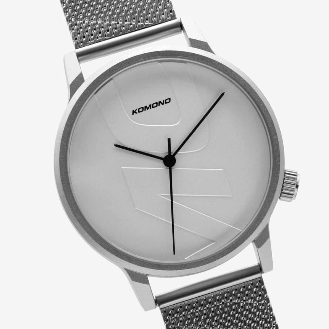 のインスタグラム：「We’re spoiling you this weekend with an early drop of our new SS21 watches! Introducing the Winston Tag Mesh watch with a luxury mesh strap and bold lettering 💥   #komono #komonowatches #watchesofinstagram #ikkoopbelgisch」
