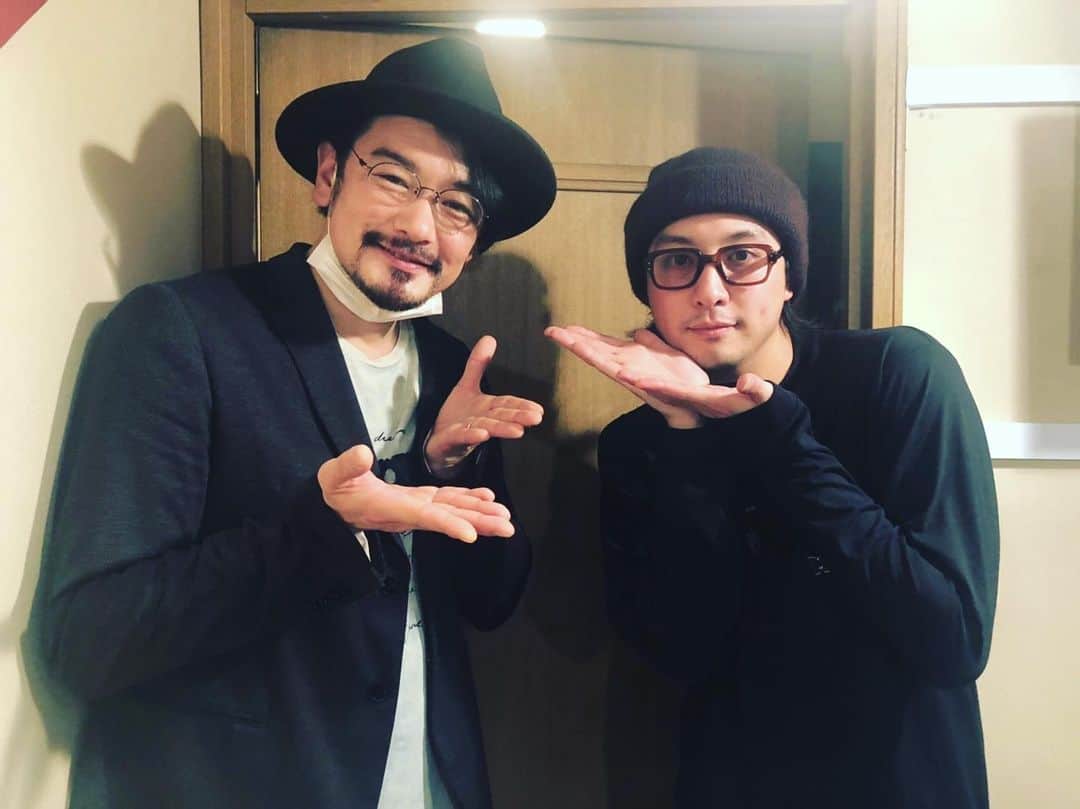 渡部秀のインスタグラム：「本日22時から配信の AuDee Shoot The Moon Vol.11   には純烈から小田井涼平さんが来てくださいました。 さすがのトークでした、 そして、紅白3年連続出場おめでとうございます！  みなさま是非お聴きください。  #純烈　#小田井涼平 さん　#audee #渡部秀」