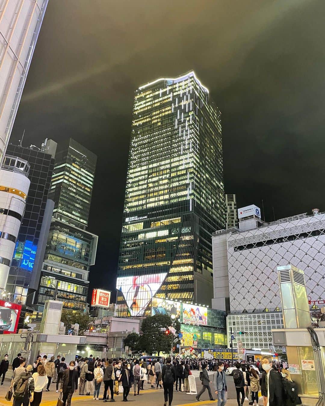 吉澤響のインスタグラム：「久々に渋谷。あんなビルあったっけ…？」
