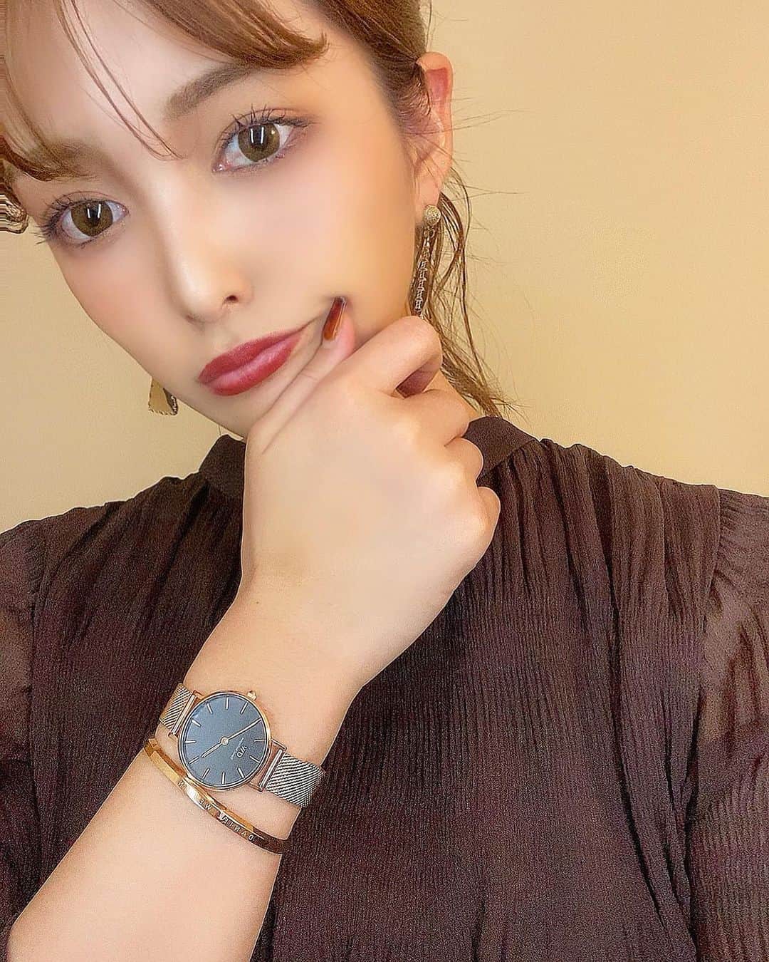 FukamizuYukina さんのインスタグラム写真 - (FukamizuYukina Instagram)「_ BLACK FRIDAY⌚️🖤 ㅤㅤㅤㅤㅤㅤㅤㅤㅤㅤㅤㅤㅤ ㅤㅤㅤㅤㅤㅤㅤㅤㅤㅤㅤㅤㅤ 11/20〜30までの最大セール✨ @danielwellington も最大50%OFF💸 ㅤㅤㅤㅤㅤㅤㅤㅤㅤㅤㅤㅤㅤ ㅤㅤㅤㅤㅤㅤㅤㅤㅤㅤㅤㅤㅤ 前々回のはお姉ちゃんに、前回のは なっちゃんに欲しいと言われて譲ったので←笑 今回は、ピンクゴールドのベルトに ブラックの文字盤でカッコいいイメージの 時計をチョイスしたよ⛓🖤 ㅤㅤㅤㅤㅤㅤㅤㅤㅤㅤㅤㅤㅤ ㅤㅤㅤㅤㅤㅤㅤㅤㅤㅤㅤㅤㅤ 冬は色の濃いカラーのお洋服を チョイスすることが多いから ブラックの文字盤がより締まって 見せてくれる🎩✨ ㅤㅤㅤㅤㅤㅤㅤㅤㅤㅤㅤㅤㅤ ㅤㅤㅤㅤㅤㅤㅤㅤㅤㅤㅤㅤㅤ 優希奈の方からも15%OFFになるクーポン 発行してもらったからこの機会に是非 クーポンコード【mizu1】使ってね🎫💫 ㅤㅤㅤㅤㅤㅤㅤㅤㅤㅤㅤㅤㅤ ㅤㅤㅤㅤㅤㅤㅤㅤㅤㅤㅤㅤㅤ #ダニエルウェリントン #danielwellington #DWブラックフライデー #blackfriday #ブラックフライデー #dw #watch」11月20日 18時43分 - peitaro72