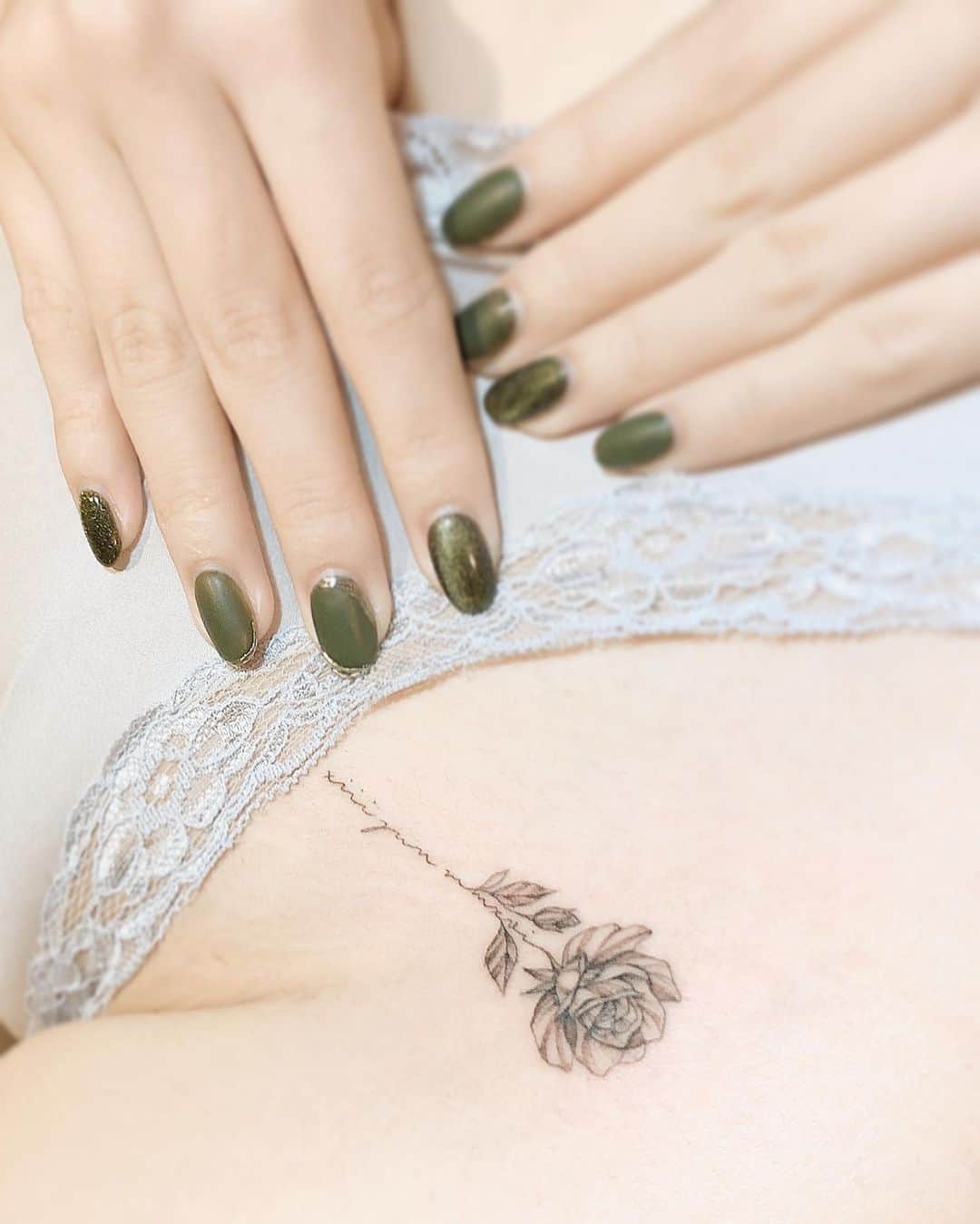 彫師美漸のインスタグラム：「Bizen girlstattoo ・ 極細ライン レタリングタトゥー ・ #美漸ガールズタトゥー　#美漸レタリング　#刺青 #彫師 #美漸 #彫師美漸 #海老名 #中目黒 #タトゥー #東京タトゥー #tokyo #tattoo #art #fashion #bizenart #bizen #문신　#Bizentattoo  #tattooer #tattooist #tattooartist #tattooart #tattooshop #japanesetattoo」