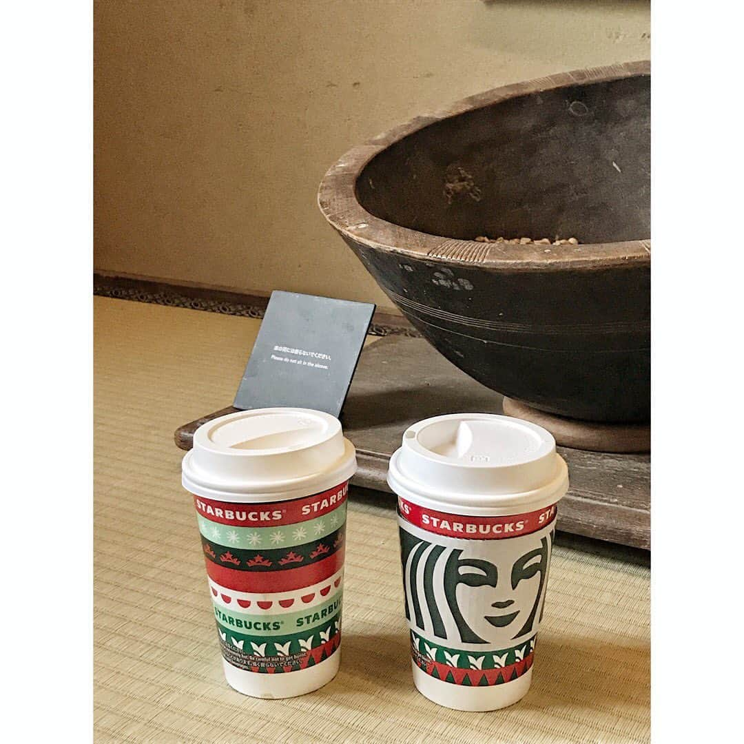 新井乃亜さんのインスタグラム写真 - (新井乃亜Instagram)「☕️ #スターバックス京都二寧坂ヤサカ茶屋店 ✨ スタバが可愛すぎてびっくら😄❤️  #二寧坂 #二寧坂スタバ #京都カフェ #京都カフェ巡り #京都グルメ  #清水寺カフェ #高台寺 #八坂神社 #八坂の塔 #東山カフェ  #교토카페 #교토맛집 #교토스타벅스 #기요미즈데라 #야사카신사  #교토카페투어 #니넨자카 #니넨자카스타벅스 #교토여행」11月20日 19時11分 - noa__arai