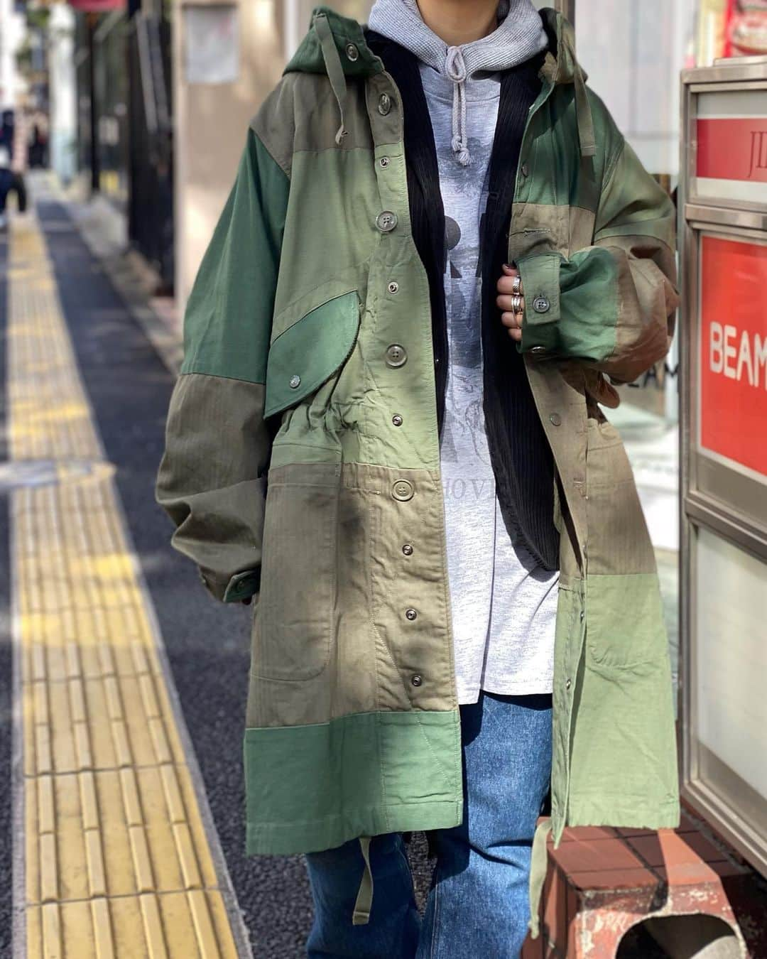 ビームスボーイ原宿さんのインスタグラム写真 - (ビームスボーイ原宿Instagram)「. BEAMS BOY HARAJUKU  STAFF STYLING . トップ画面のストーリーズをタップしご覧ください。 BEAMS公式アプリより、フォローキャンペーンも開催中です。 フォローやお気に入り登録も、この機会にぜひご利用くださいませ。 . . #beamsboy_staff_styling  Information:03-5770-5550 . #beams #beamsboy #ビームス #ビームスボーイ #tokyo #harajuku #ビームスボーイ原宿 #beamsboyharajuku #heavydutyboy」11月20日 19時12分 - beams_boy_official