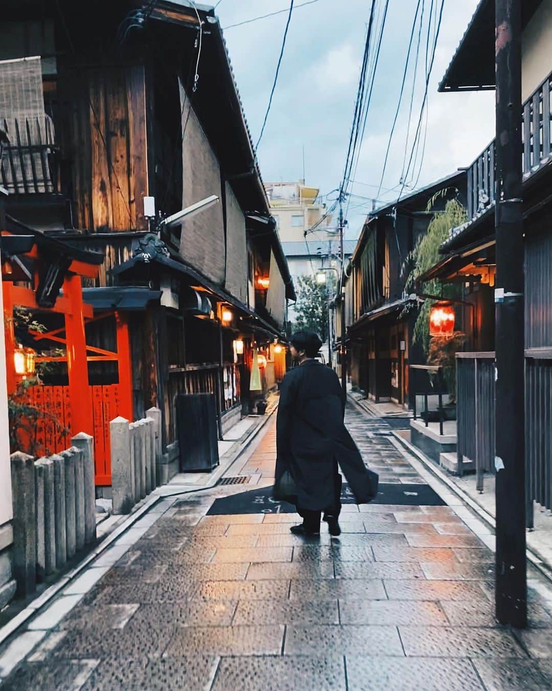 小塚源太のインスタグラム：「🏮🏮🏮 好きなモノやコト そこにヒトがつながる幸せ 京都との縁がこれでまたひとつ増えました #menstyle #kyoto」