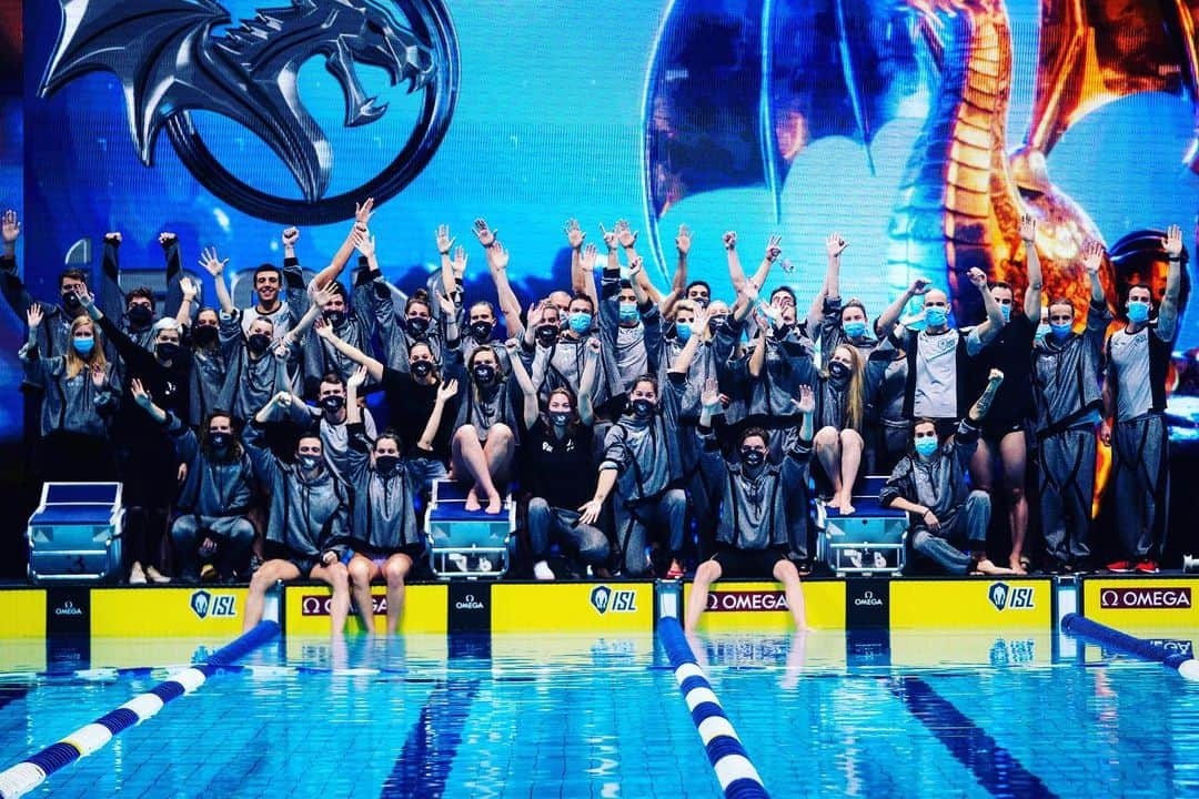 ラノミ・クロモウィジョジョのインスタグラム：「As a wise swimmer once said 😅: “We came for Iron, but we found gold” 🤍🦾🏆 @iron_isl @iswimleague」