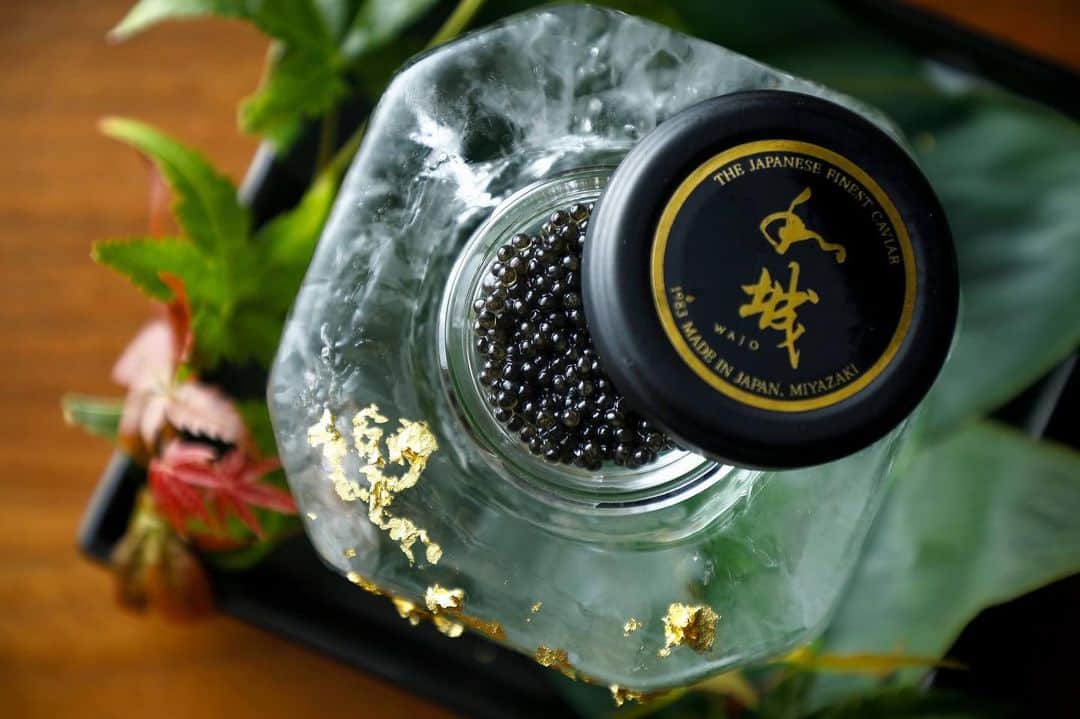 The St. Regis Osakaさんのインスタグラム写真 - (The St. Regis OsakaInstagram)「- 珍しい日本産キャビアと 希少な石垣島きたうち牧場プレミアムビーフに 舌鼓をうちながら 週末をゆっくりとお過ごしください。  Ease into the week and take a moment to indulge yourself into a magnificent feast featuring our Japanese Caviar and rare Ishigaki Premium Beef.  #stregis #stregisosaka #セントレジス #セントレジス大阪 #セントレジスホテル大阪 #luxuryhotel #大阪ラグジュアリー #liveexquisite #セントレジスバトラー #stregishotel #wagyu #teppanyaki #osaka #wajo #japanesefood #finedining  #5つ星ホテル #大阪ラグジュアリーホテル #高級ホテル #関西ラグジュアリーホテル #梅田ラグジュアリーホテル」11月20日 19時21分 - stregisosaka