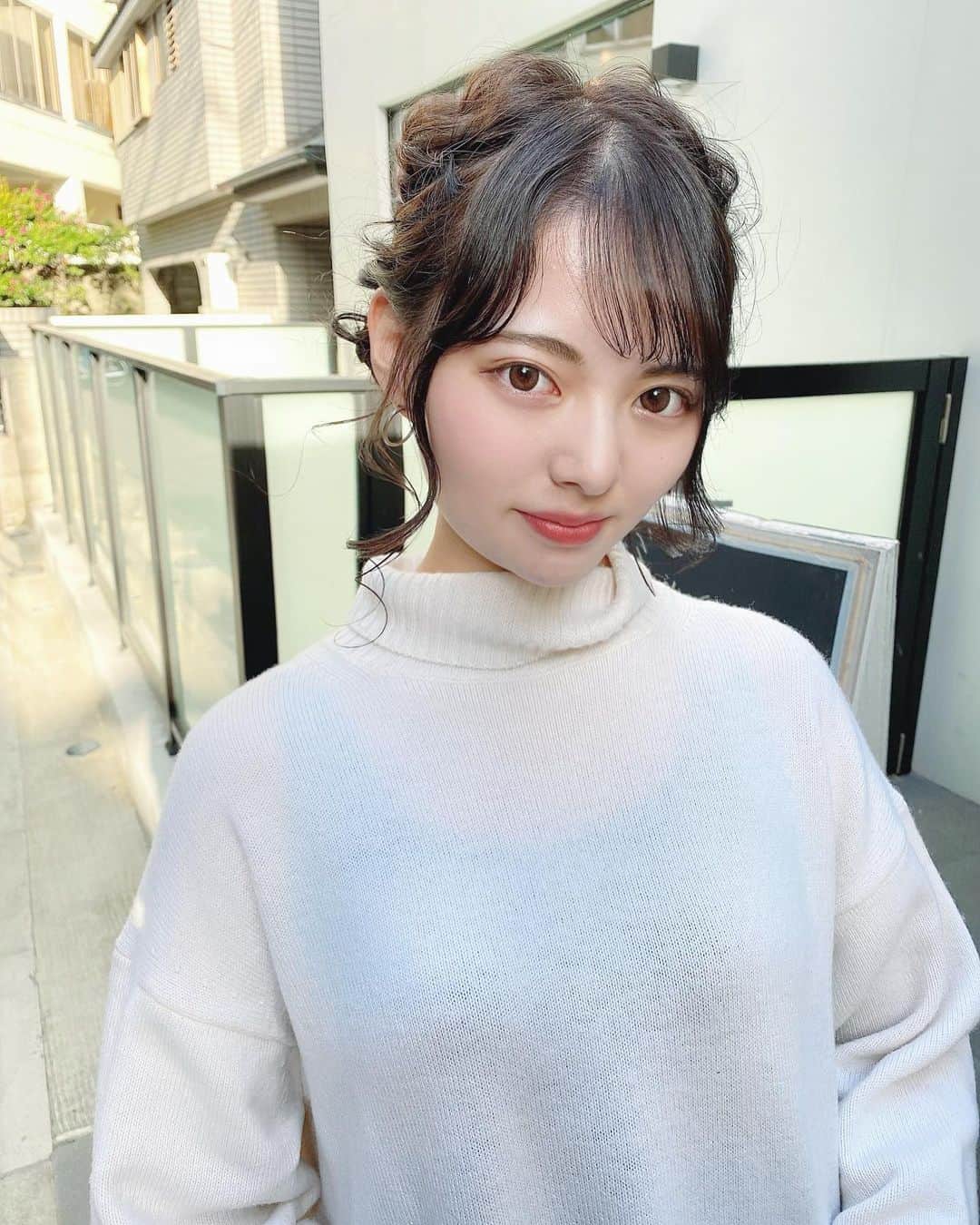 林桃絢美のインスタグラム：「・ お誕生日のお祝いメッセージありがとうございます🌟 覚えていてくださって嬉しかったです🌷  今年は私にとってとっても大きな意味のある年になりました！ 22歳も引き続き自分らしく精一杯進んでいきたいです。  #22ndbirthday #Thankyou  #followforfollowback #f4f #like4like #l4l  #フォロー返し #いいね返し  #サロンモデル #サロンモデル希望 #撮影モデル」