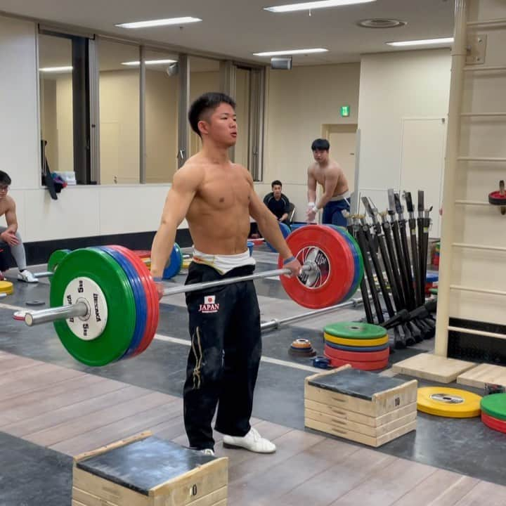 近内三孝のインスタグラム：「box snatch + hang snatch 140kg  #weightlifting」