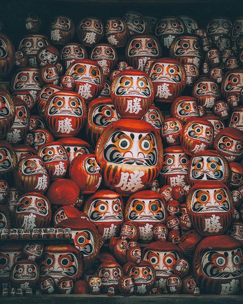 Berlin Tokyoのインスタグラム：「Katsuouji Temple is famous as a temple of good luck so people put their wishes into the Darma and try to achieve their goals.  The temple is surrounded by a rich nature where you can enjoy the autumn leaves. . . . #hellofrom katsuouji, #osaka , #japan」