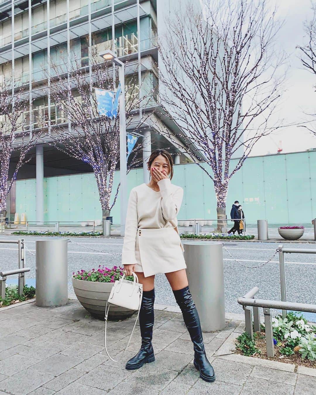上野智子のインスタグラム：「冬のけやき坂が大好き☃️ 学生時代、けやき坂スタジオを眺めて歩いてたなあ。 スイッチが入るスポットです。♡  #birthdaybash #六本木」