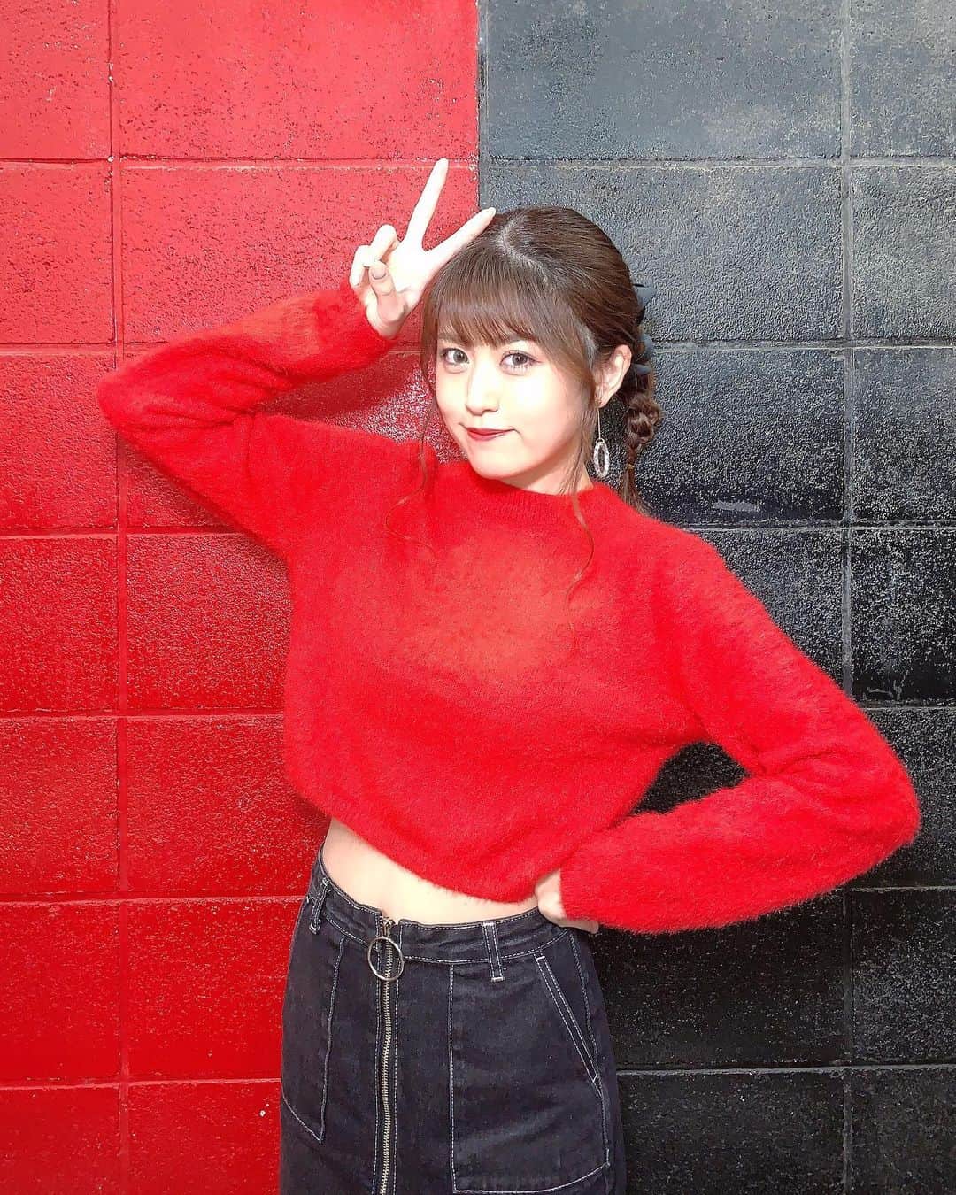 長澤佑香さんのインスタグラム写真 - (長澤佑香Instagram)「﻿ 今日は私服物販❤️﻿ ﻿ Tops / Skirt @bershka ﻿ ﻿ 明日はサンタコス着るよ🎅🏻﻿ ﻿ #YUKASHIFUKU #私服 #Bershka﻿ #クリスマス #アイドル #モデル﻿」12月19日 22時56分 - ykngsw