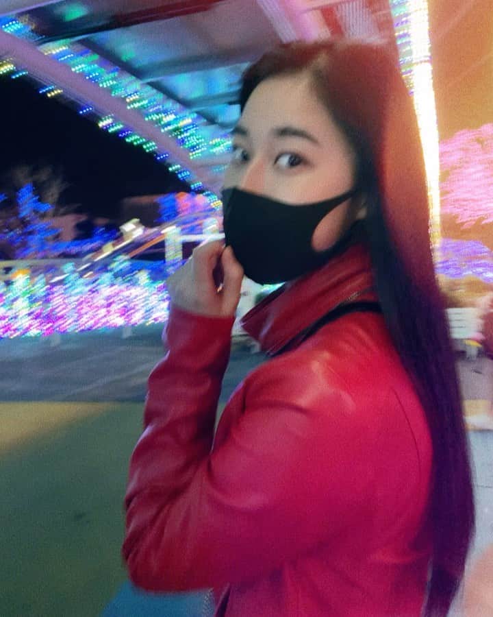 西山なずなのインスタグラム：「. 髪が史上最高に伸びとったけん15cmくらい切ったよ。 でも、それでもばりばりロング😝 あ、この動画は切る前〜 ✌︎」