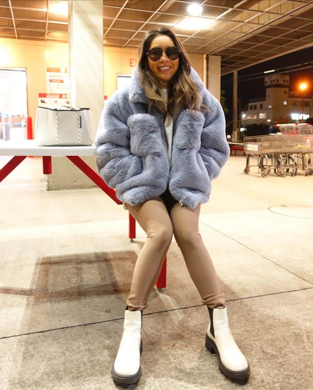 ETSUKOのインスタグラム：「履いてますよレギパン😜 いつも可愛いぃシールーム💕 前期と今季は特にツボ❣️  ようやく師走の寒さになって来たぞっ💨  #履いてますよレギパン」