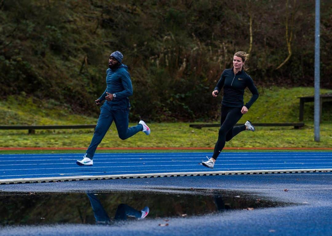 ダフネ・シパーズさんのインスタグラム写真 - (ダフネ・シパーズInstagram)「Took some time to stand on my feet again after these tough running sessions, but weird as it sounds: I like that feeling from time to time 😇 #pushinglimits」12月19日 23時14分 - dafne_schippers