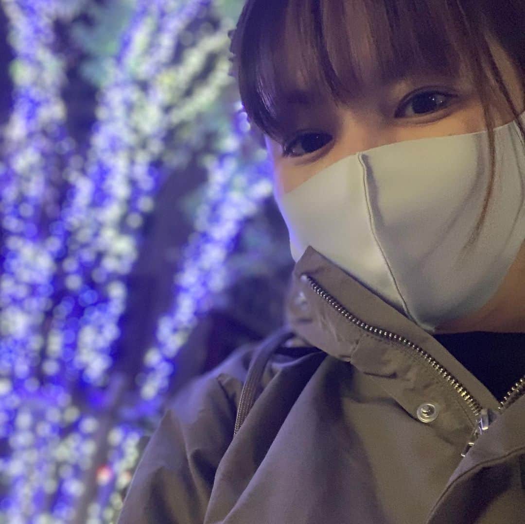 中澤裕子さんのインスタグラム写真 - (中澤裕子Instagram)「✨✨  いつかのイルミネーション。 アウターが薄着なので少し前になります😊  クリスマスシーズンならでは🎄  今年はひたすら我慢の日々ではあったけど、こうやって季節を感じられる事があると嬉しい気持ちになります。  #12月 #福岡 #イルミネーション」12月19日 23時20分 - yuko_nakazawa_