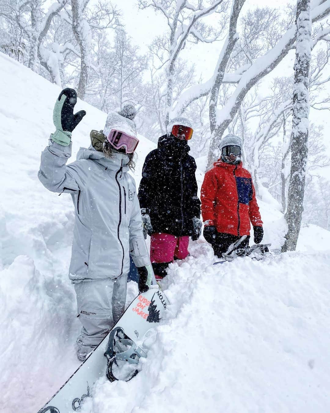 藤森由香さんのインスタグラム写真 - (藤森由香Instagram)「山遊び  📸@kentarawmatsuda  #rusutsu#Hokkaido#burtonsnowboards#oakley」12月19日 23時36分 - yukafujiforest
