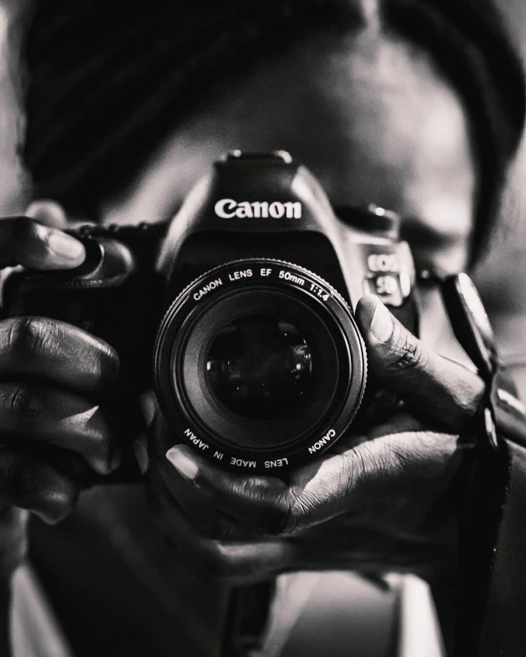 Canon UKさんのインスタグラム写真 - (Canon UKInstagram)「Uncompromising image quality and professional performance - the EOS 5D Mark IV is beautifully engineered and a thoroughly accomplished all-rounder.   Which lens would you pair it with?  📷 by @janos_86 feat @annmarie_marsha - #canonuk #mycanon #canon_photography #liveforthestory #canoncamera #myphotography #photogear #canonshooter #mycamerabag #canongear #cameraaddict #dailygear」12月19日 23時30分 - canonuk