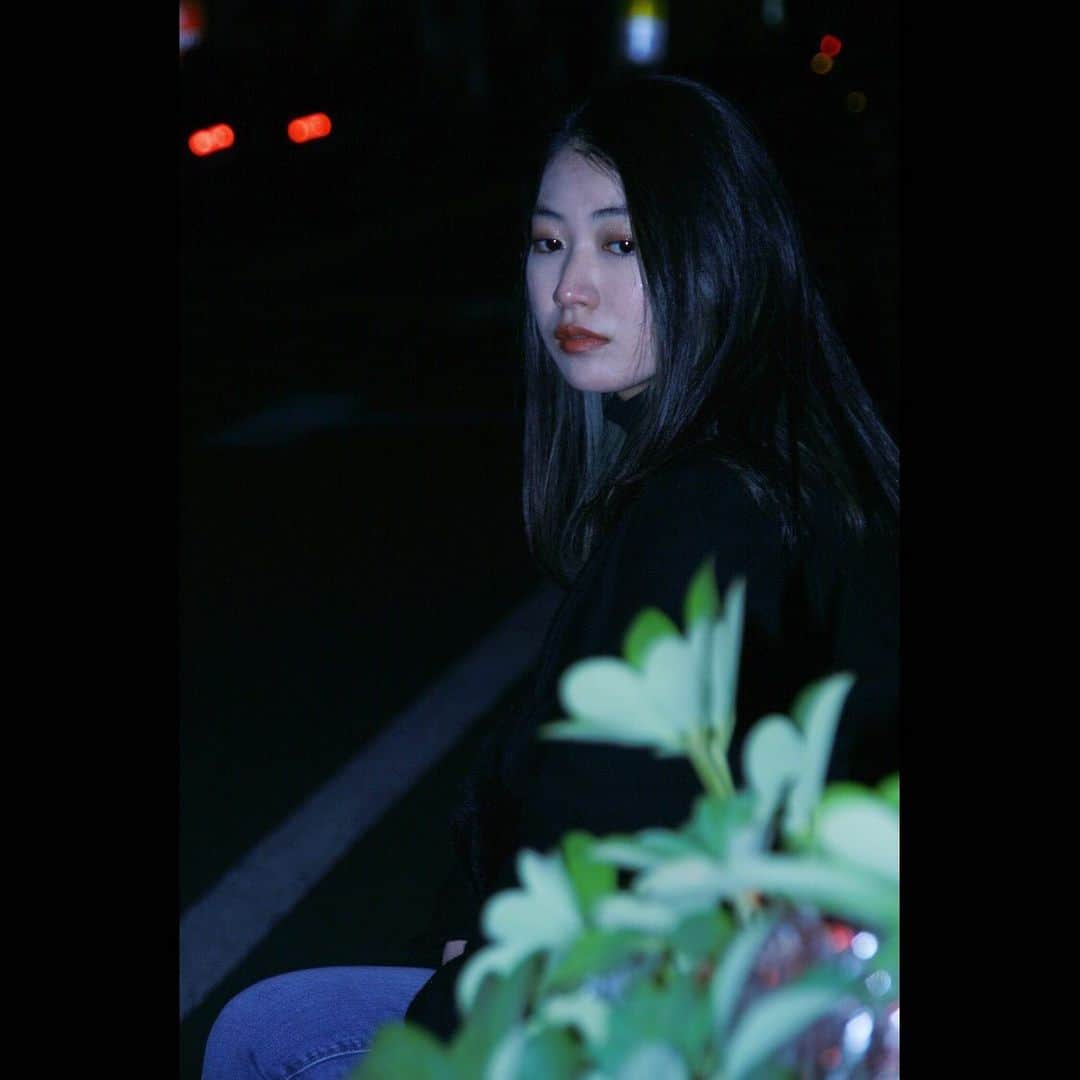 美山加恋のインスタグラム：「安田聖愛  初めてちゃんと人を撮りました。 聖愛にお願いしました☺︎  人撮るのこんな楽しいんだな。。 カメラマンさんがよく「いいね！」とか「かわいい！」とかいう気持ちがわかった。  話しながら撮ってたから最初はちょっと照れくさかったけど、ちょっとしたら楽しいが完全に上回ってはしゃいだ。  まだまだあるから載せます。  photo by @miyamakaren   (やってみたかった。)」