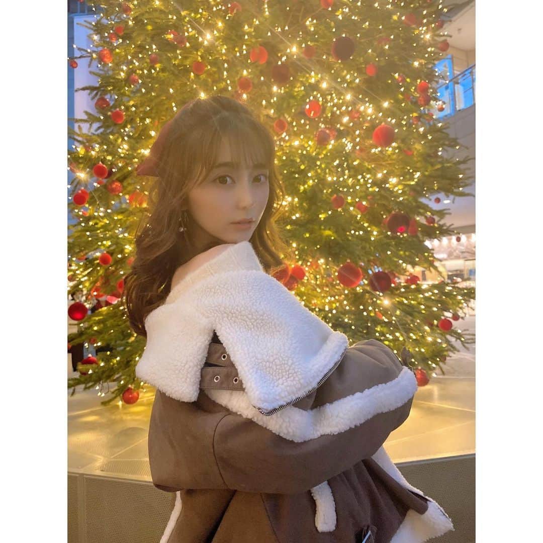 堀尾実咲のインスタグラム：「❤️🎄Christmas Market🎄❤️  みる子とクリスマス巡りした いちにち☺️🤍  とってもわくわくした いちにち☺️🤍  #christmas #クリスマス #クリスマス女子会 #christmasmarket #クリスマスマーケット #クリスマスマーケット六本木ヒルズ #六本木ヒルズ」