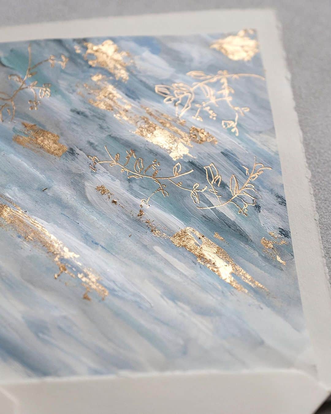Veronica Halimさんのインスタグラム写真 - (Veronica HalimInstagram)「Another handmade invitation bundle for Jessica and Yosa where little detail matters. Congratulations @gacil #yojeskitanikah  —  #vhcalligraphy #truffypi #カリグラフィー #カリグラフィースタイリング #モダンカリグラフィー #calligraphystyling #カリグラフィーワークショップ #weddingstationery #moderncalligraphy #handmadepaper  #penmanship #ウェディング #ウェディングアイテム #カリグラファ #スタイリングワークショップ #スタイリング #prettypapers #weddingsuite #styledshootbundle」12月19日 23時49分 - truffypi